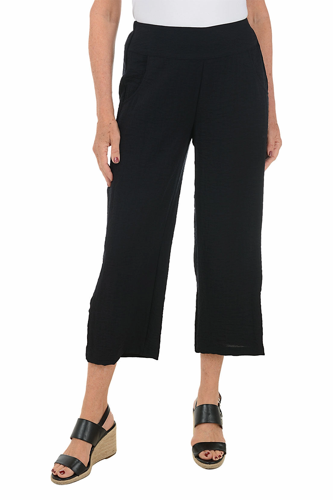 Crinkle Ruched Crop Pant Moisture Wicking Technology