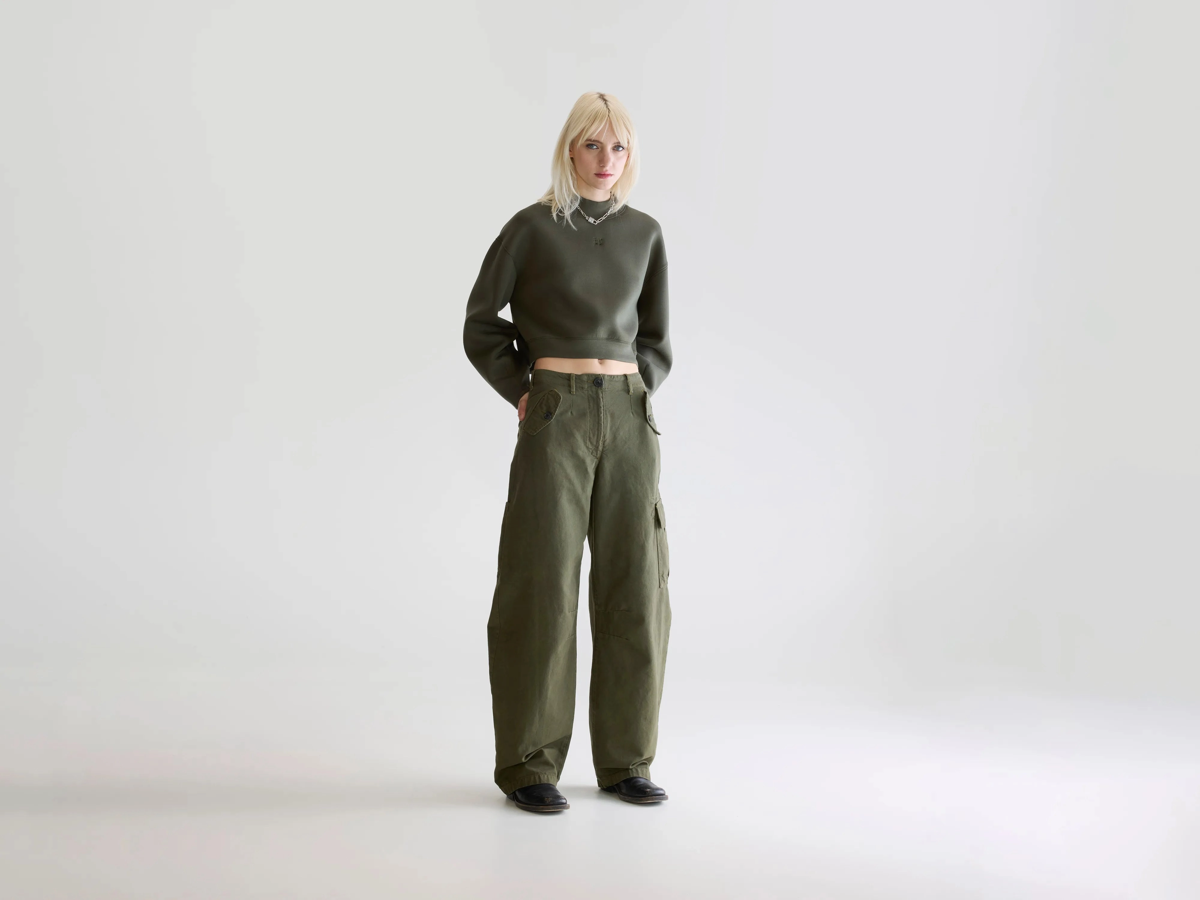 Piazza relaxed trousers (252 / W / OLIVE) Sporty Design