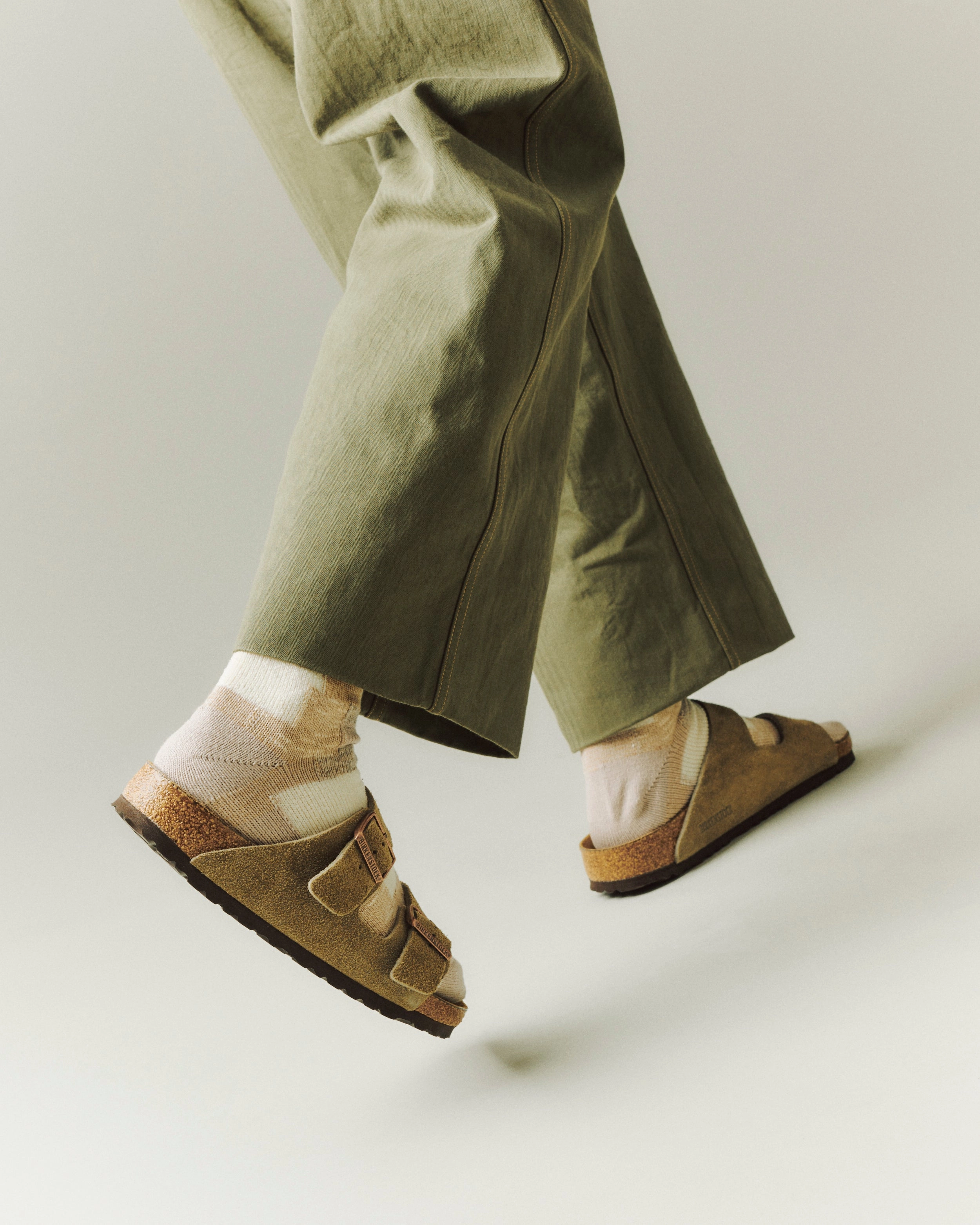 Energy return sole Birkenstock Arizona Suede Leather Sandal - Taupe