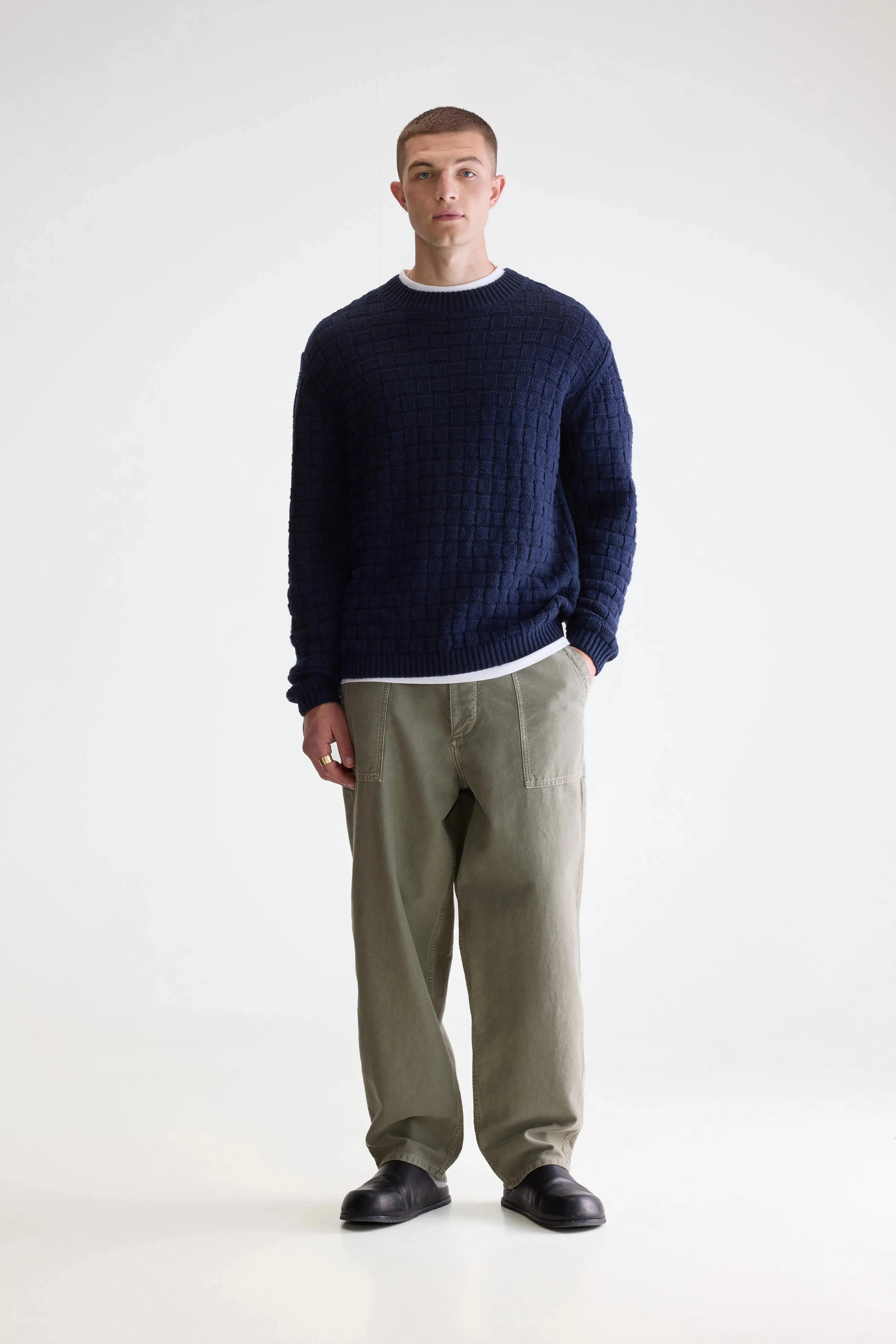 City Comforted Aniom crewneck sweater (252 / M / REGAL BLUE)
