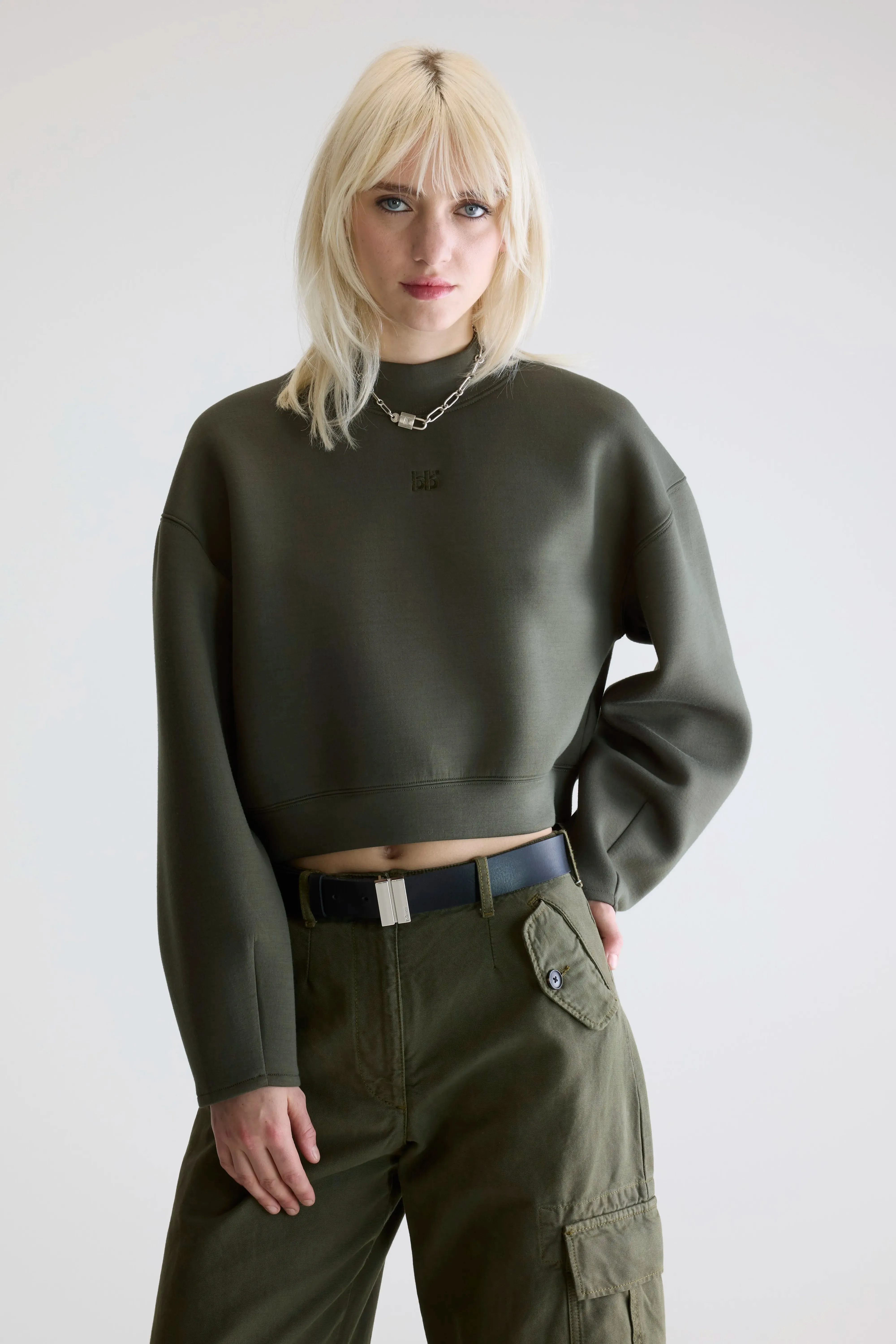 Durable Build Tashi cropped sweatshirt (252 / W / FOREST)