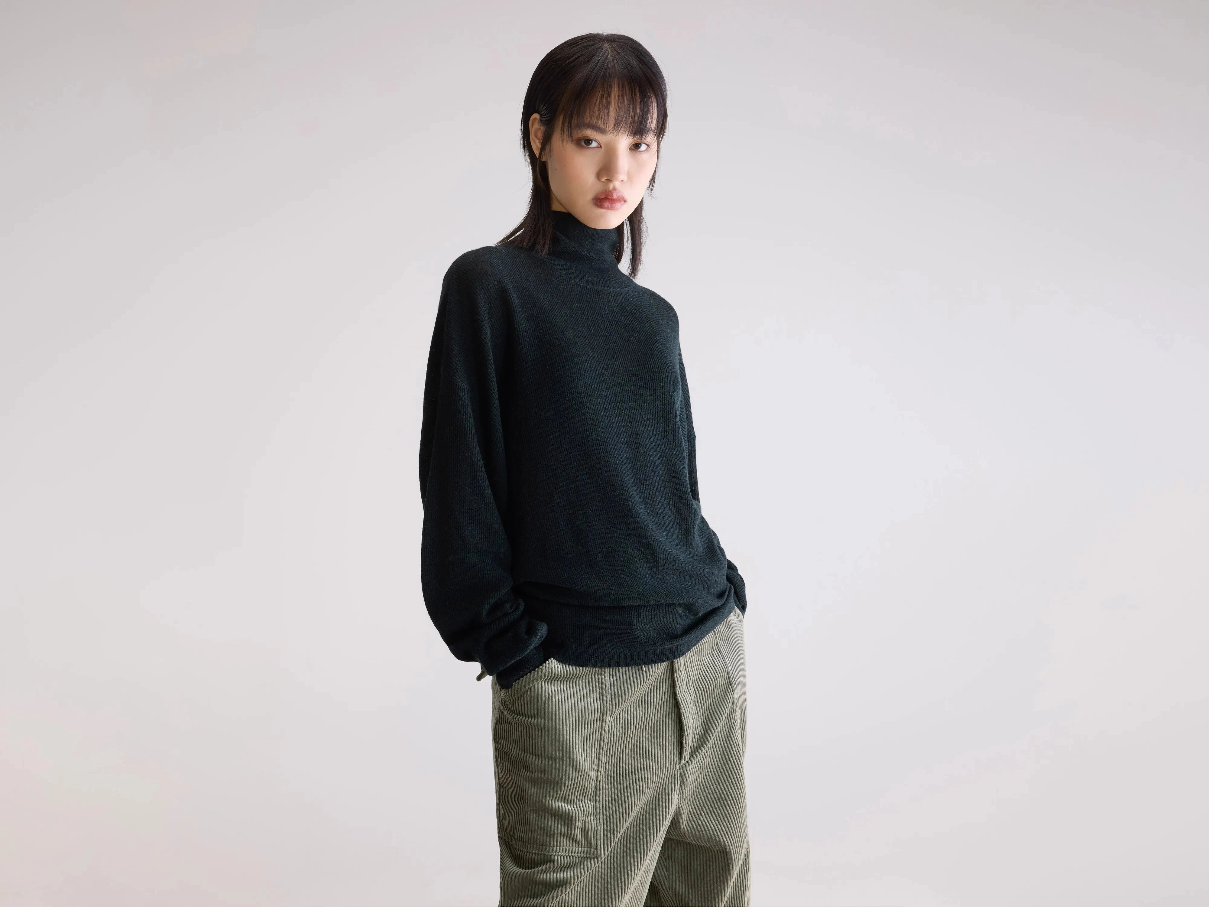 Arybol Turtle Neck Sweater (252 / W / JET SET) Weekend Classic Essential Drape