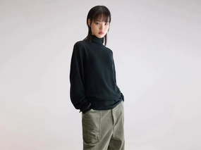 Arybol Turtle Neck Sweater (252 / W / JET SET) Weekend Classic Essential Drape