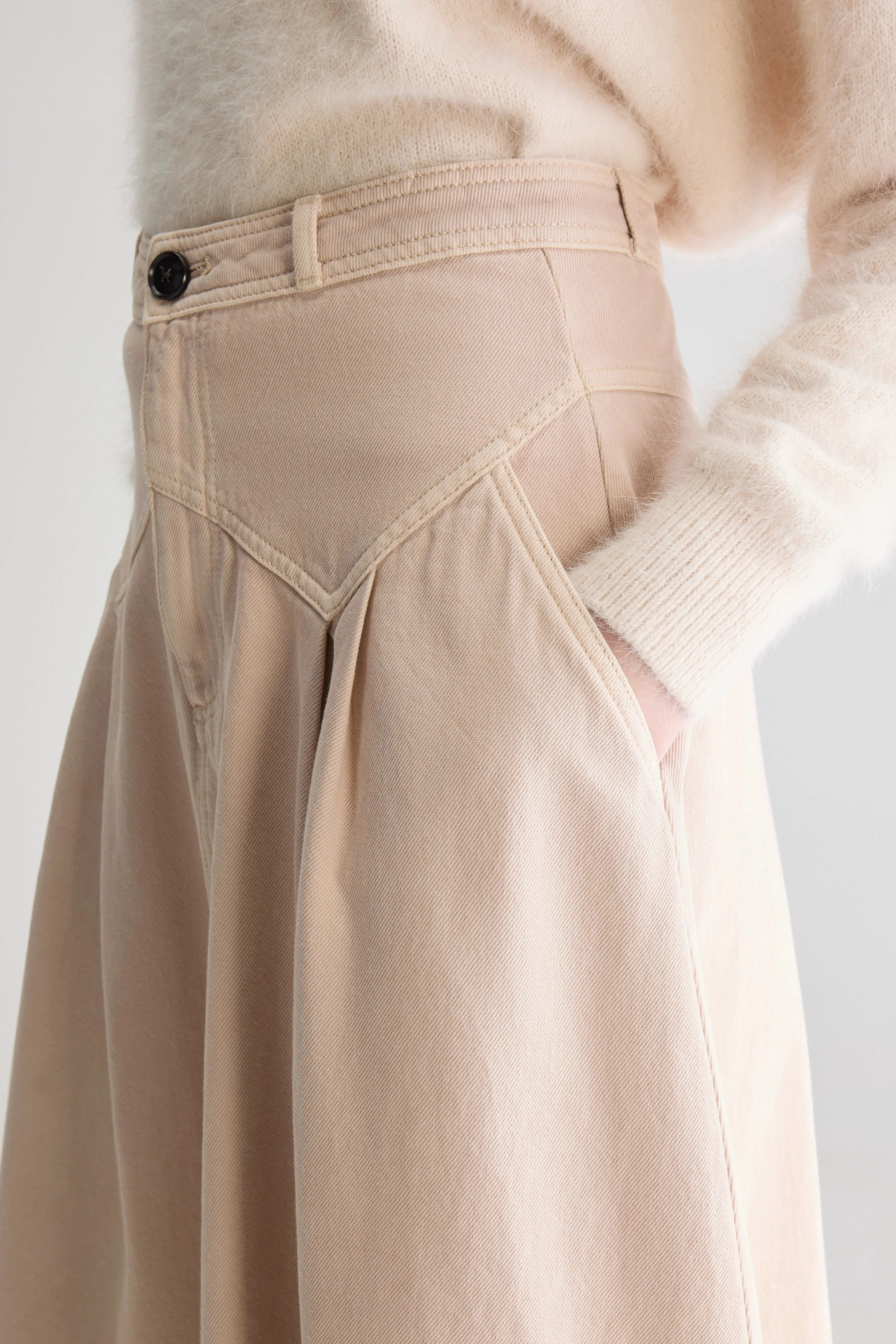 Neutral Look Gala flared mid skirt (251 / W / MOON)