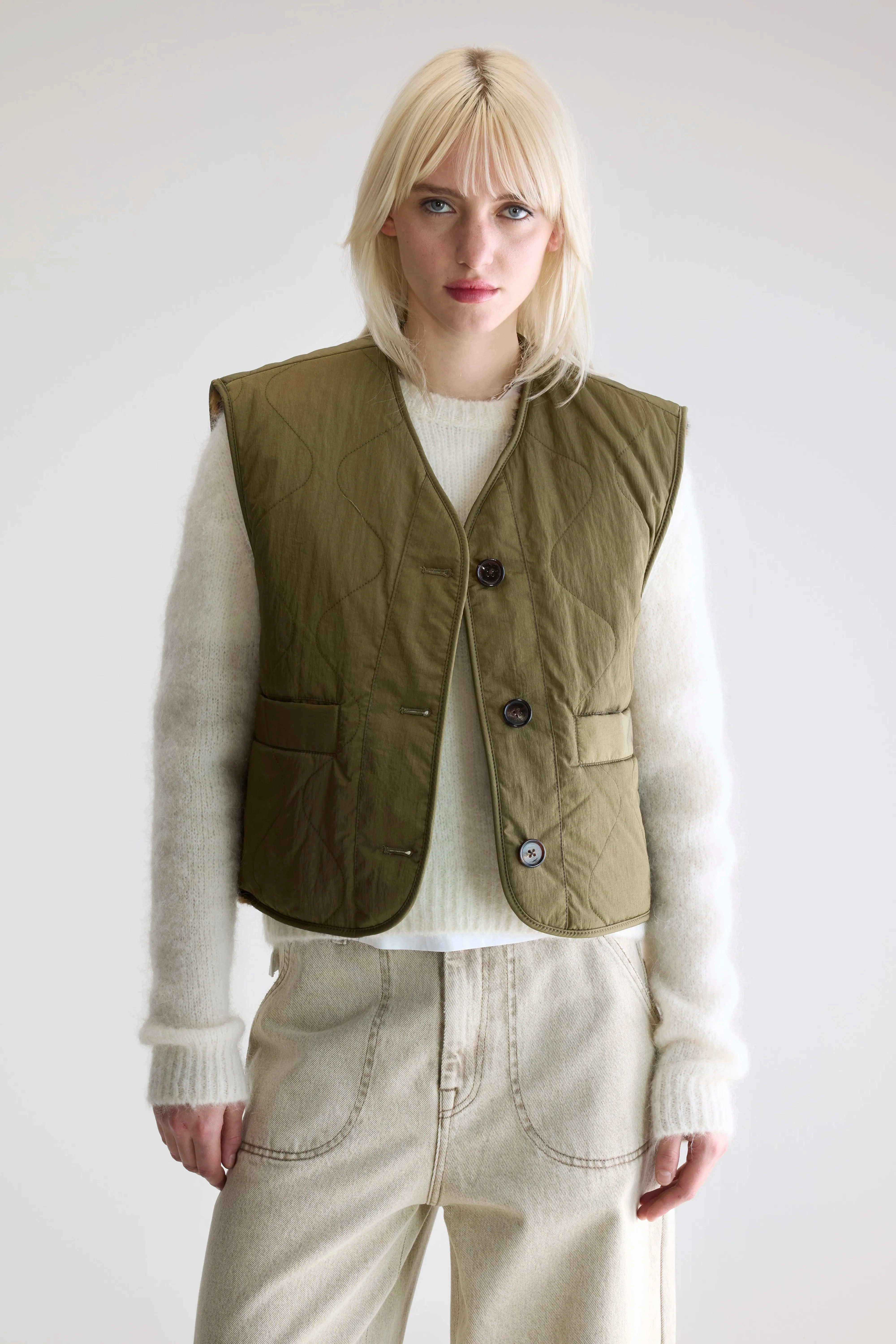 Eloise sleeveless jacket (252 / W / ARMY) Multi Layer Construction