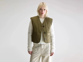 Eloise sleeveless jacket (252 / W / ARMY) Lightweight insulation