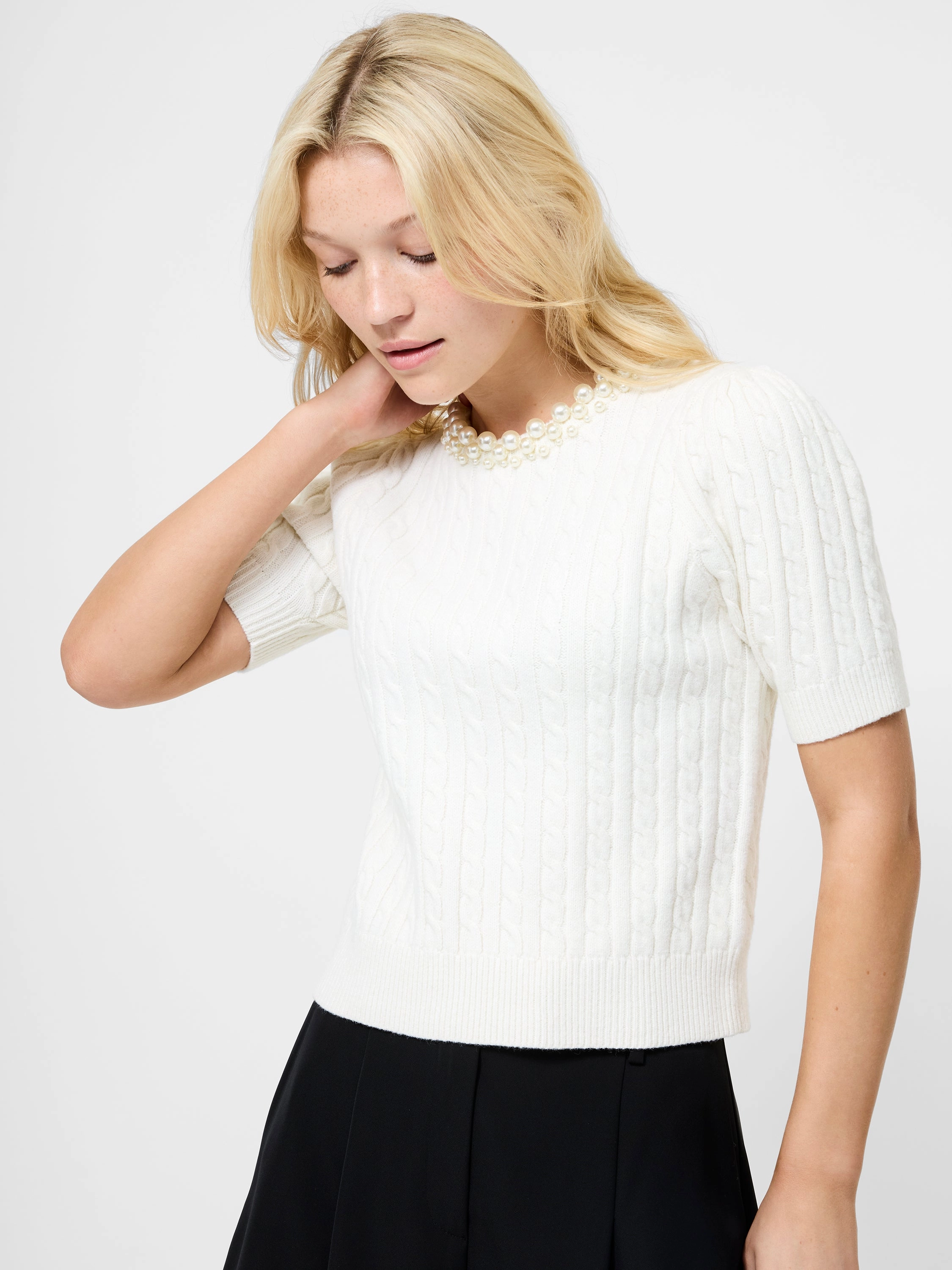 Embellished Neck Short Sleeve Sweater Relaxed Warmth
