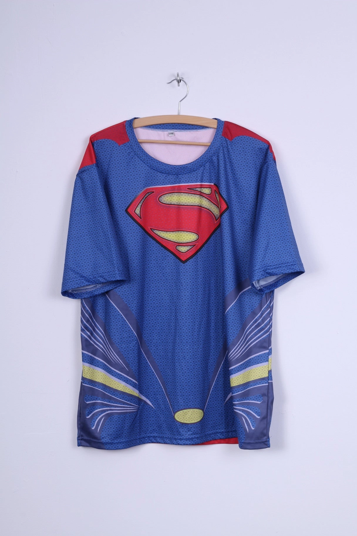 No name Mens XXXL Shirt Superman Comic Shiny Blue Top Crew Neck Cozy Feel Animal Print