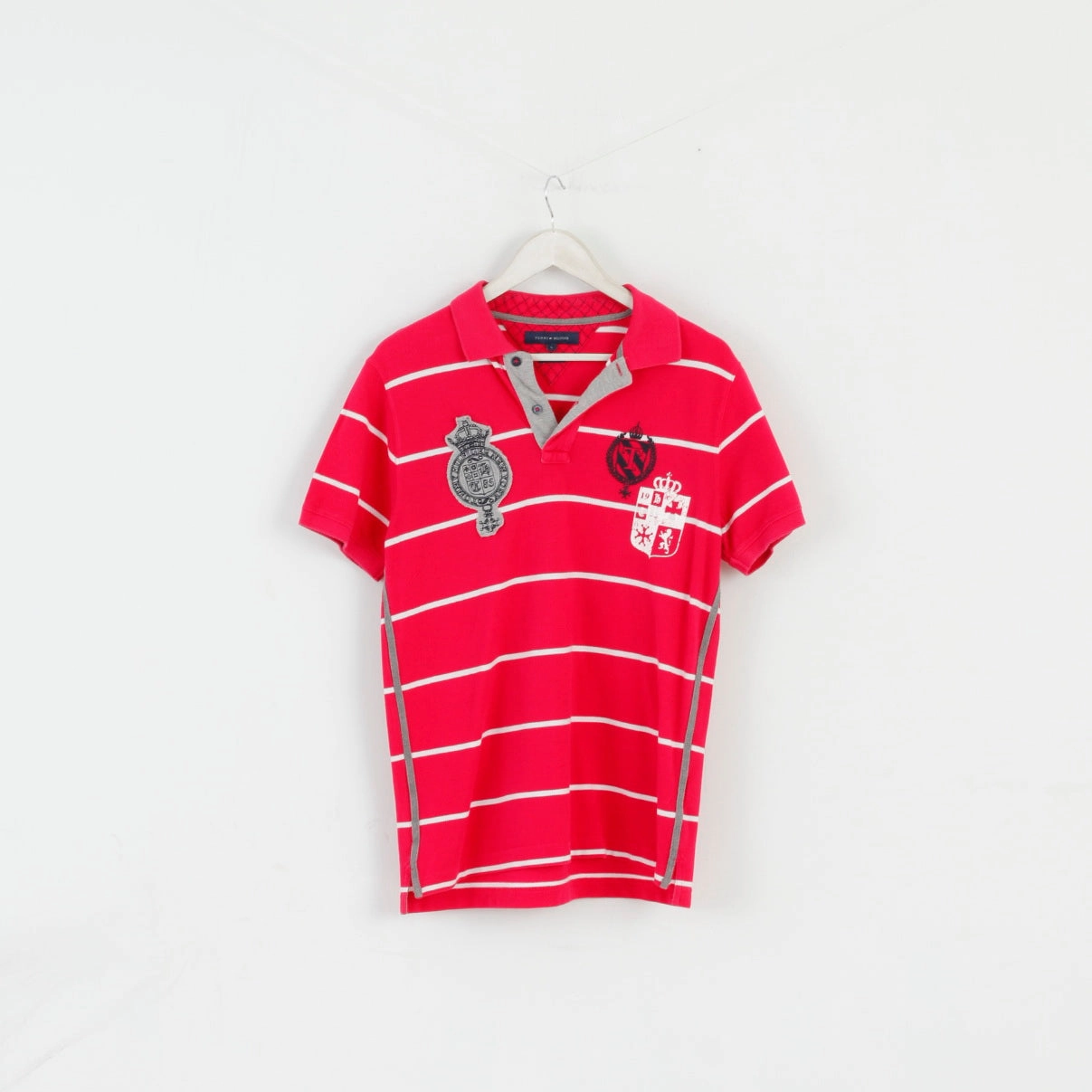 Tommy Hilfiger Men L Polo Shirt Amaranth Striped Slim Fit Cotton Stretch Top FadeResistantPrint LowImpact Manufacturing