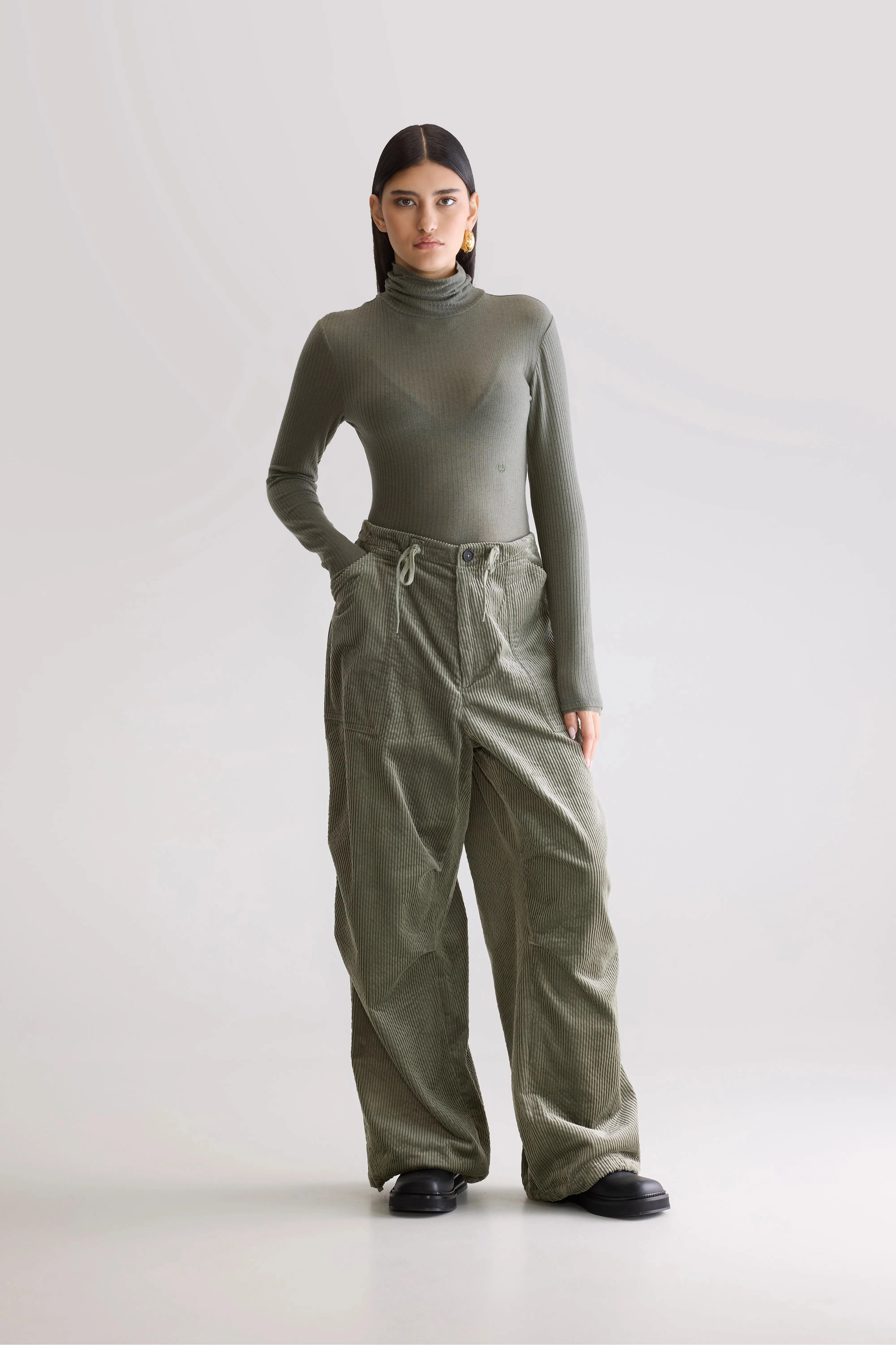 Jicko baggy trousers (252 / W / SAGE) Fashion-Forward