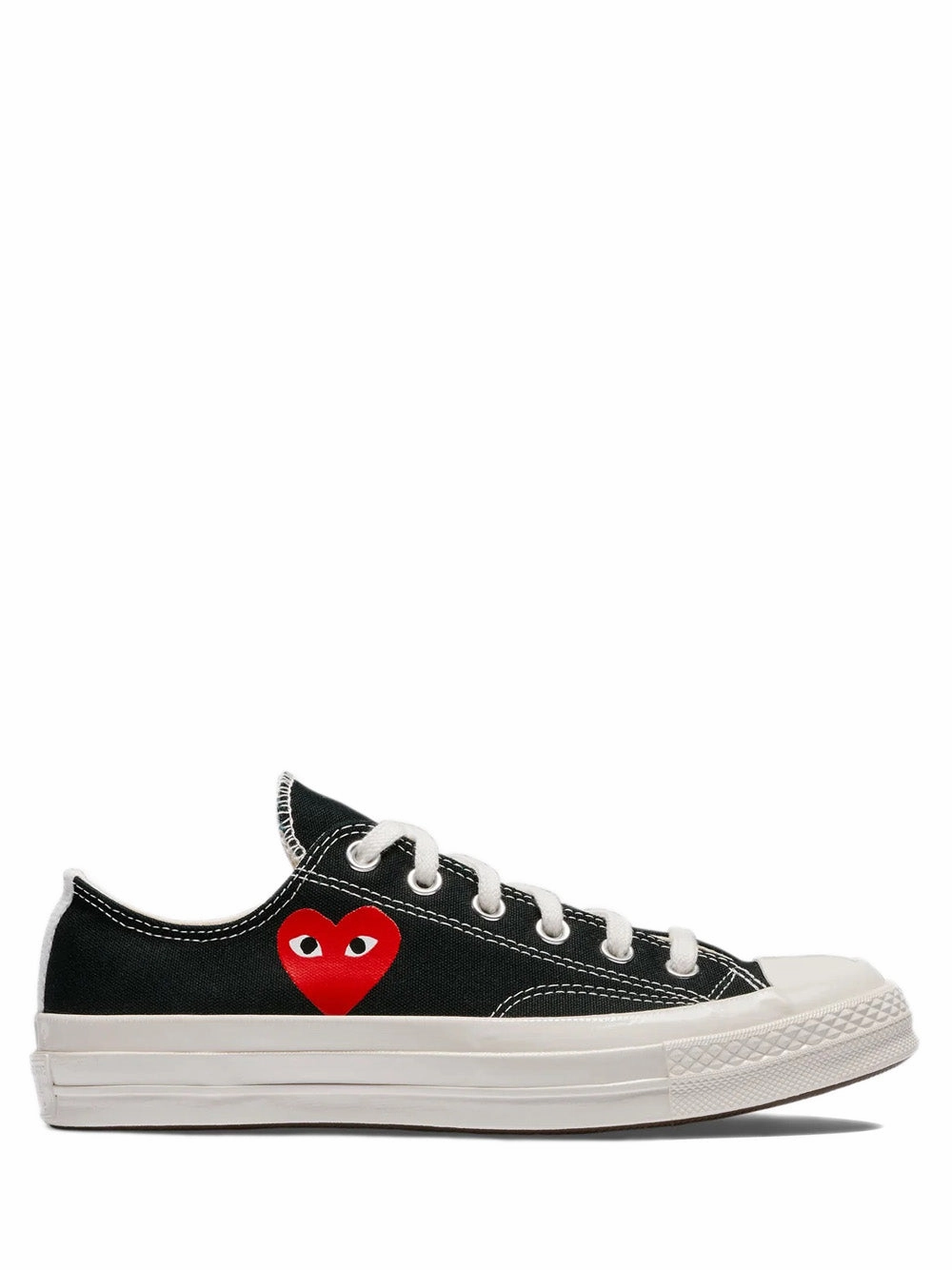 Outdoor Activity cool tones Converse Low 'Chuck Taylor' Sneakers Small Heart - Black