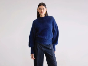 Fall Favorites Dateka Fluffy Sweater (252 / W / NAVY)
