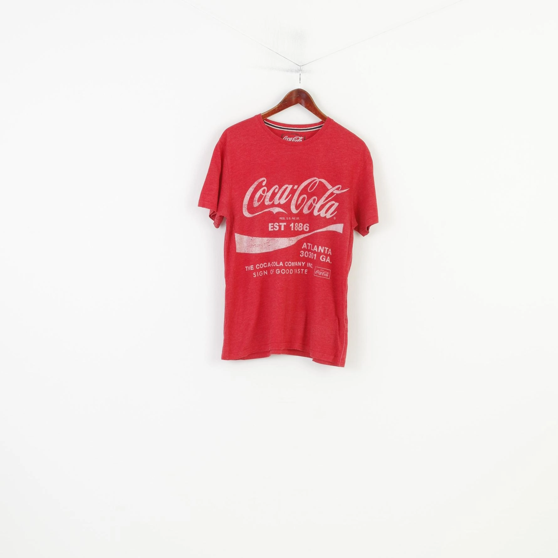 Brushed Interior Lining Coca Cola Men M T-Shirt Red Cotton Logo Graphic Classic Tee Crew Neck Vintage Top