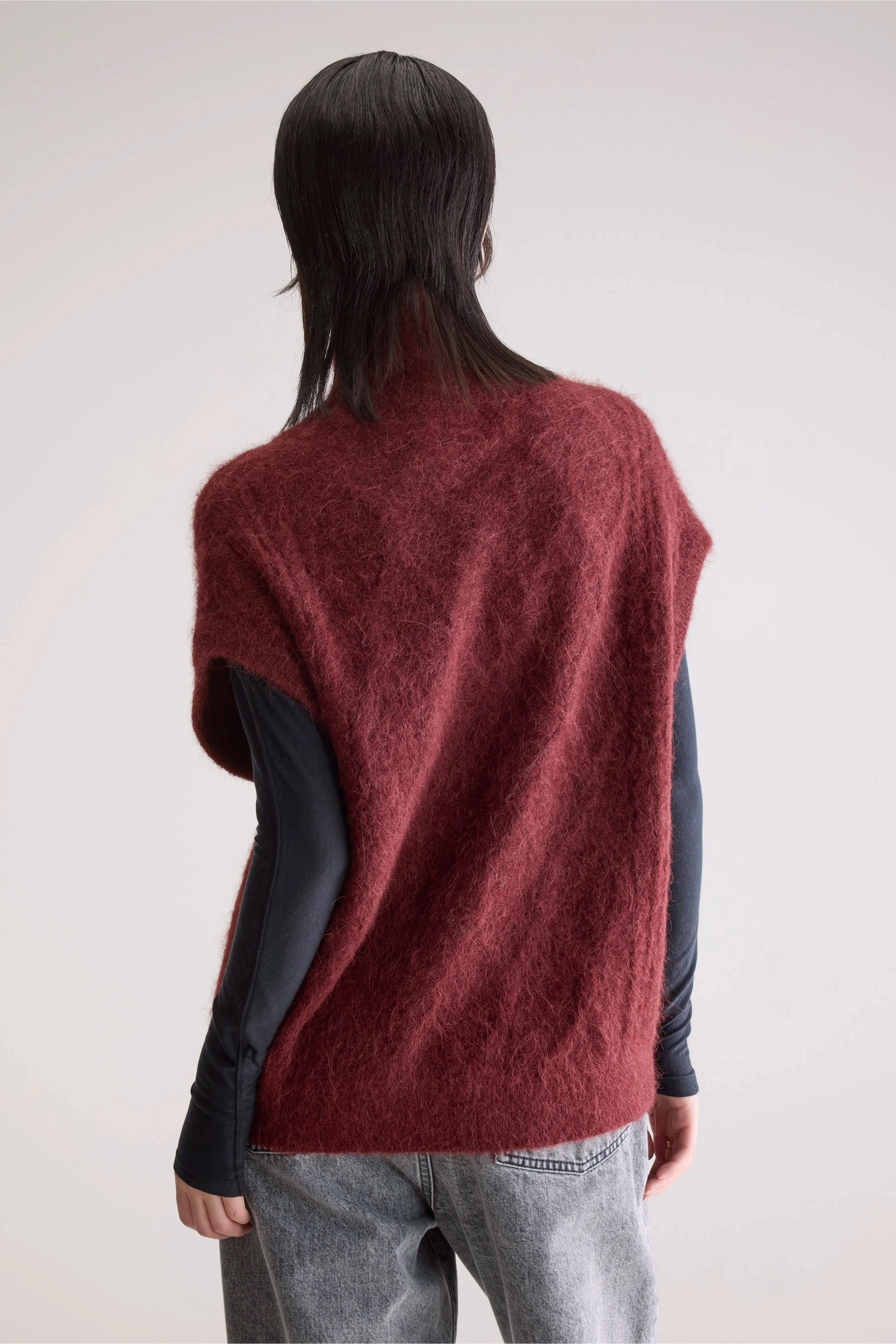 Darti Sweater Vest (252 / W / WINE) Travel Comforted