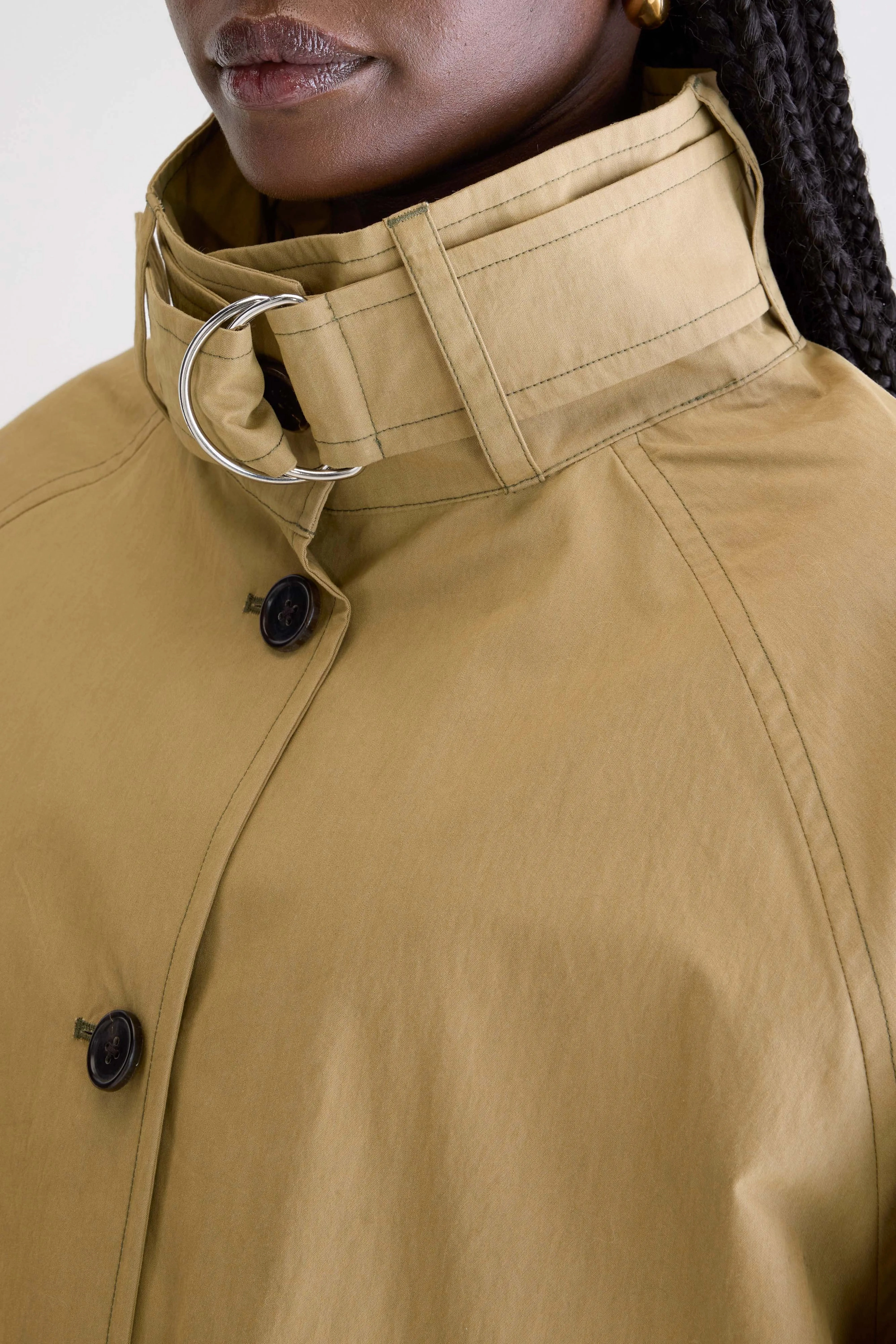 Hubble light trench (252 / W / SOIL) Durable Double Stitching