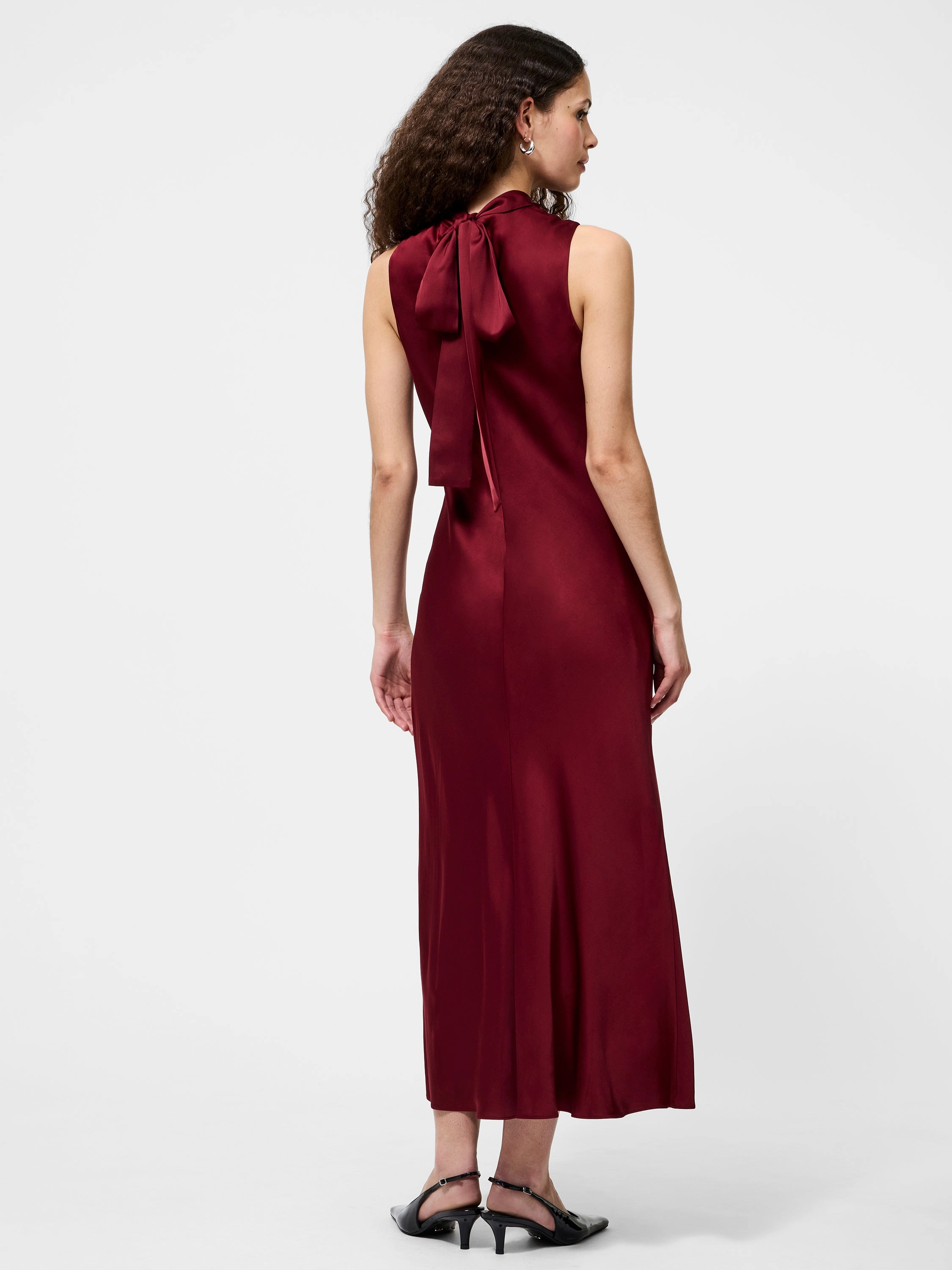 Trend Focused Ennis Satin Sleeveless Bow Midi Dress