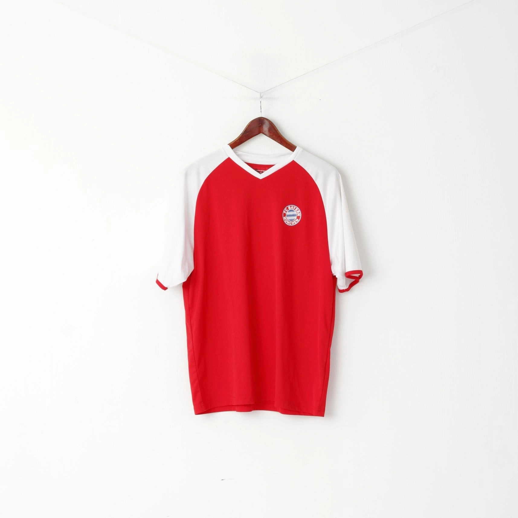 Active Layering Versatile Wear FC Bayern Munchen Men L Shirt Red Football Munich Official Jersey V Neck Top