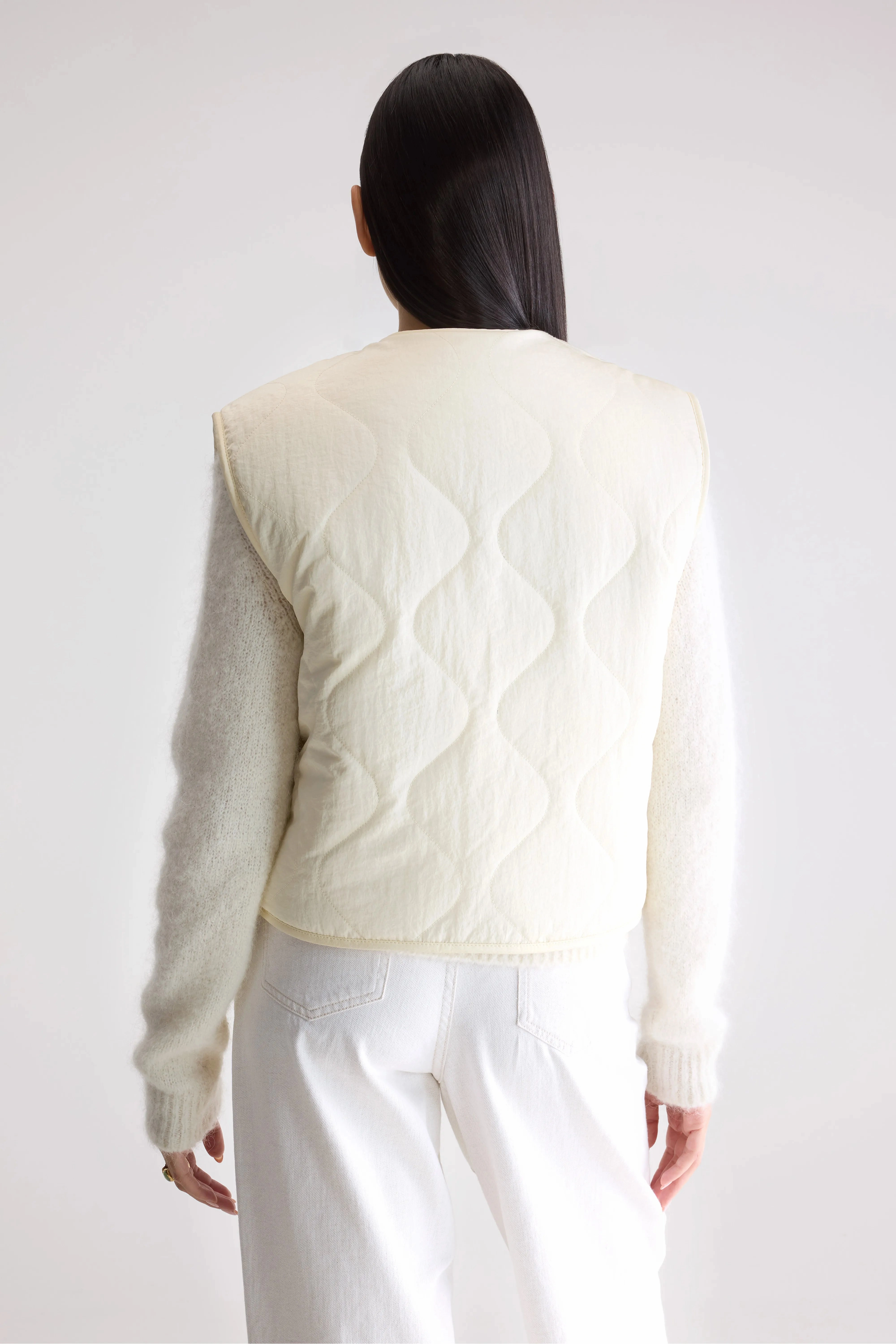 Eloise sleeveless jacket (252 / W / BUTTER) Ergonomic Seams