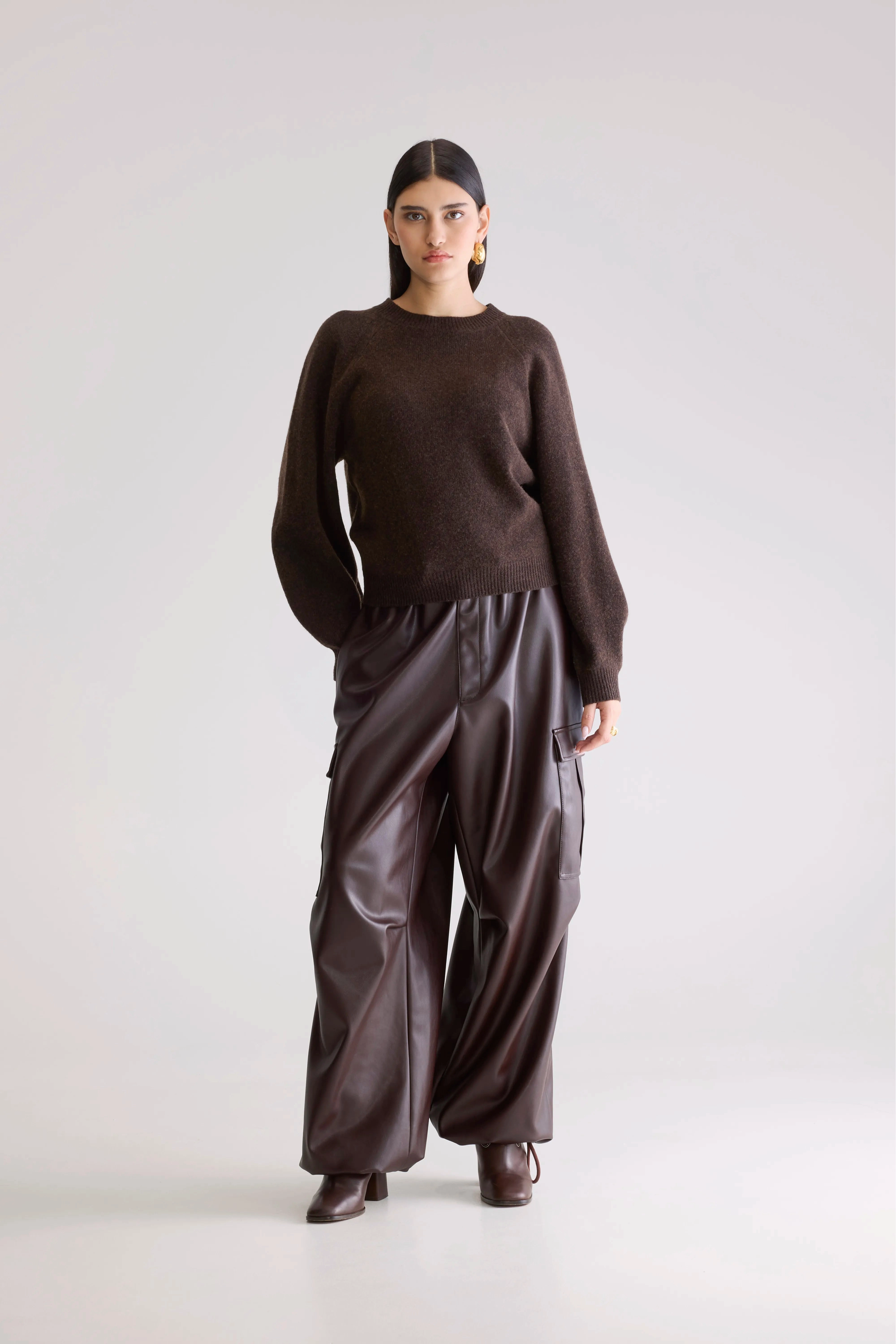 Ameka Crewneck Sweater (252 / W / DARK ROAST) Soft Layer