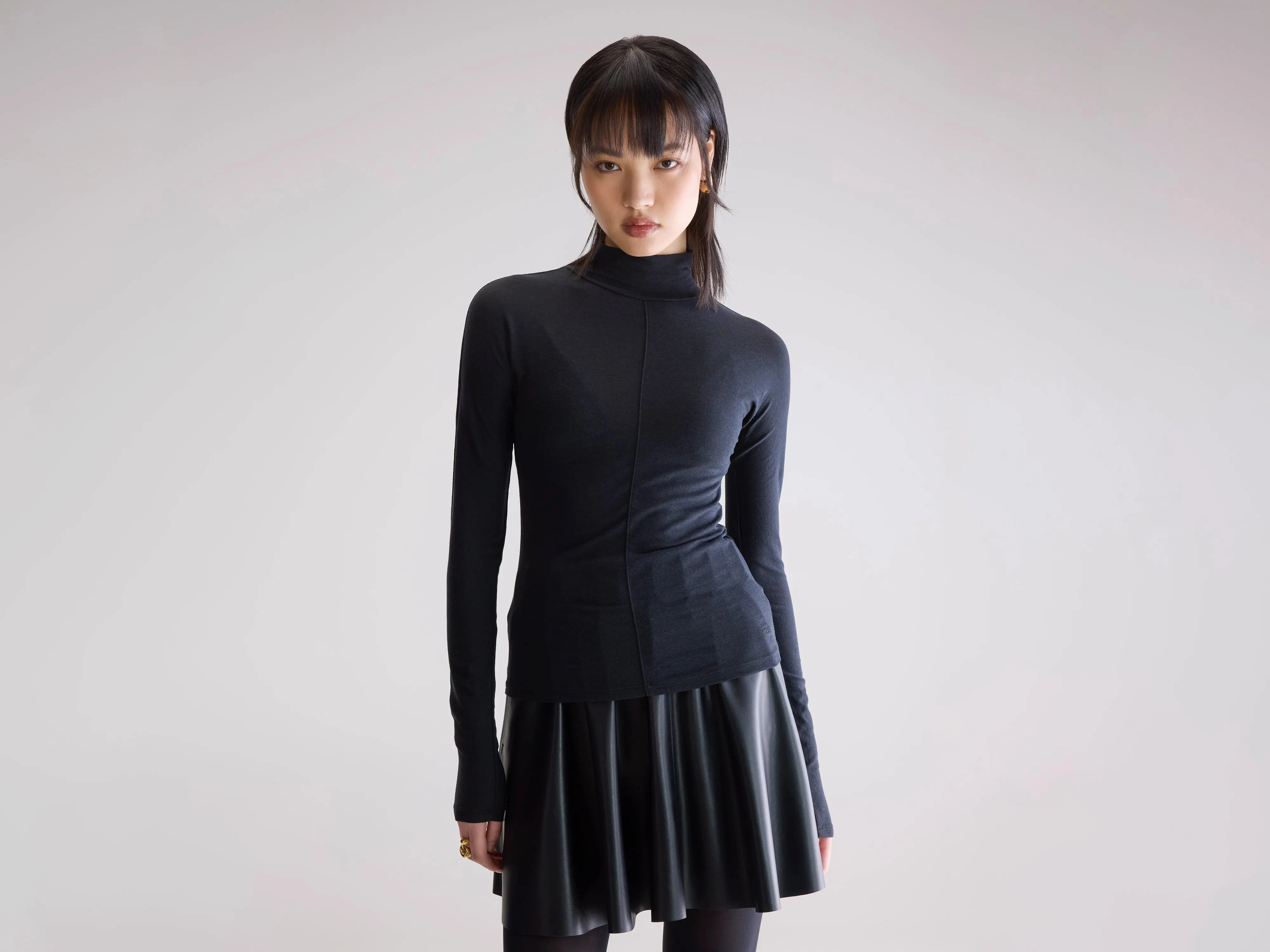 Cycling wear bead accents Flawy turtle neck t-shirt (252 / W / OFF BLACK)