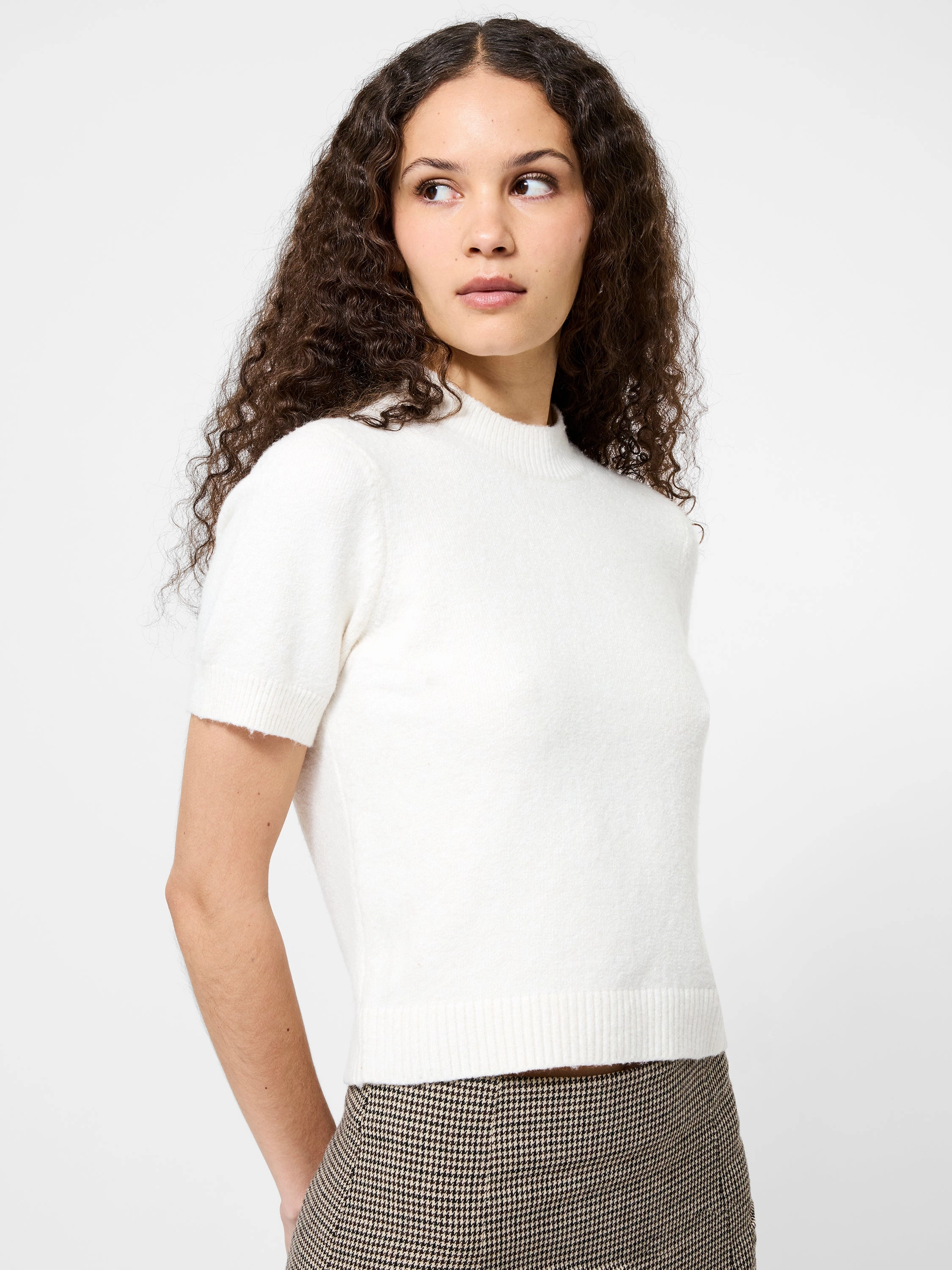 Vhari Mock Neck Short Sleeve Top Mid layer Oversized Collar Style