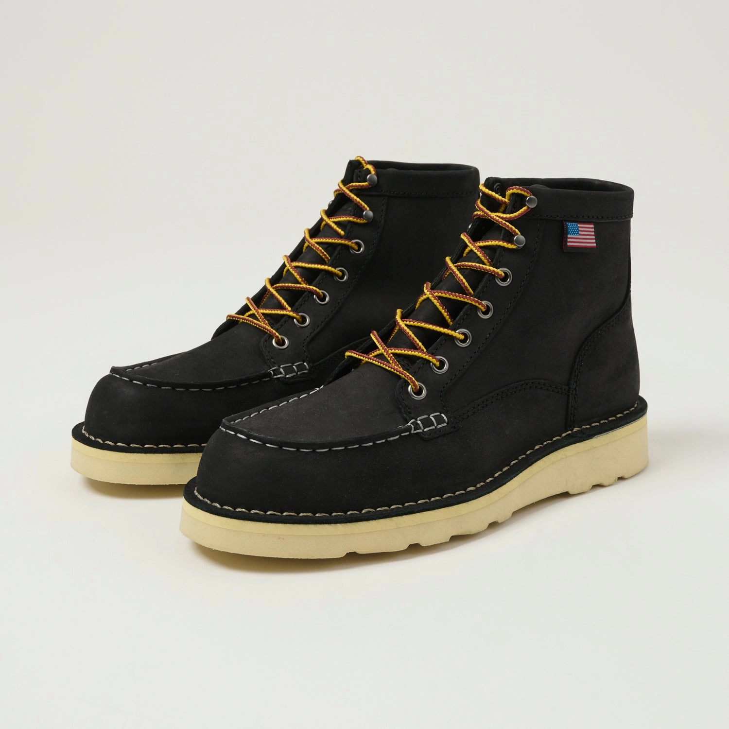 Danner 'Bull Run' Moc Toe Boot - Black Season Chicwear Classic Pair