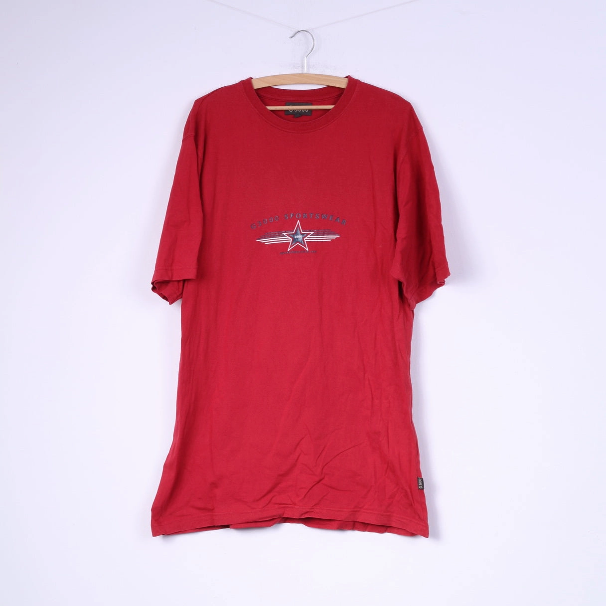 G3000 Collection Mens XL T-Shirt Red Crew Neck Cotton Top Sportswear Chic and Cozy Wear Versatile Comfort