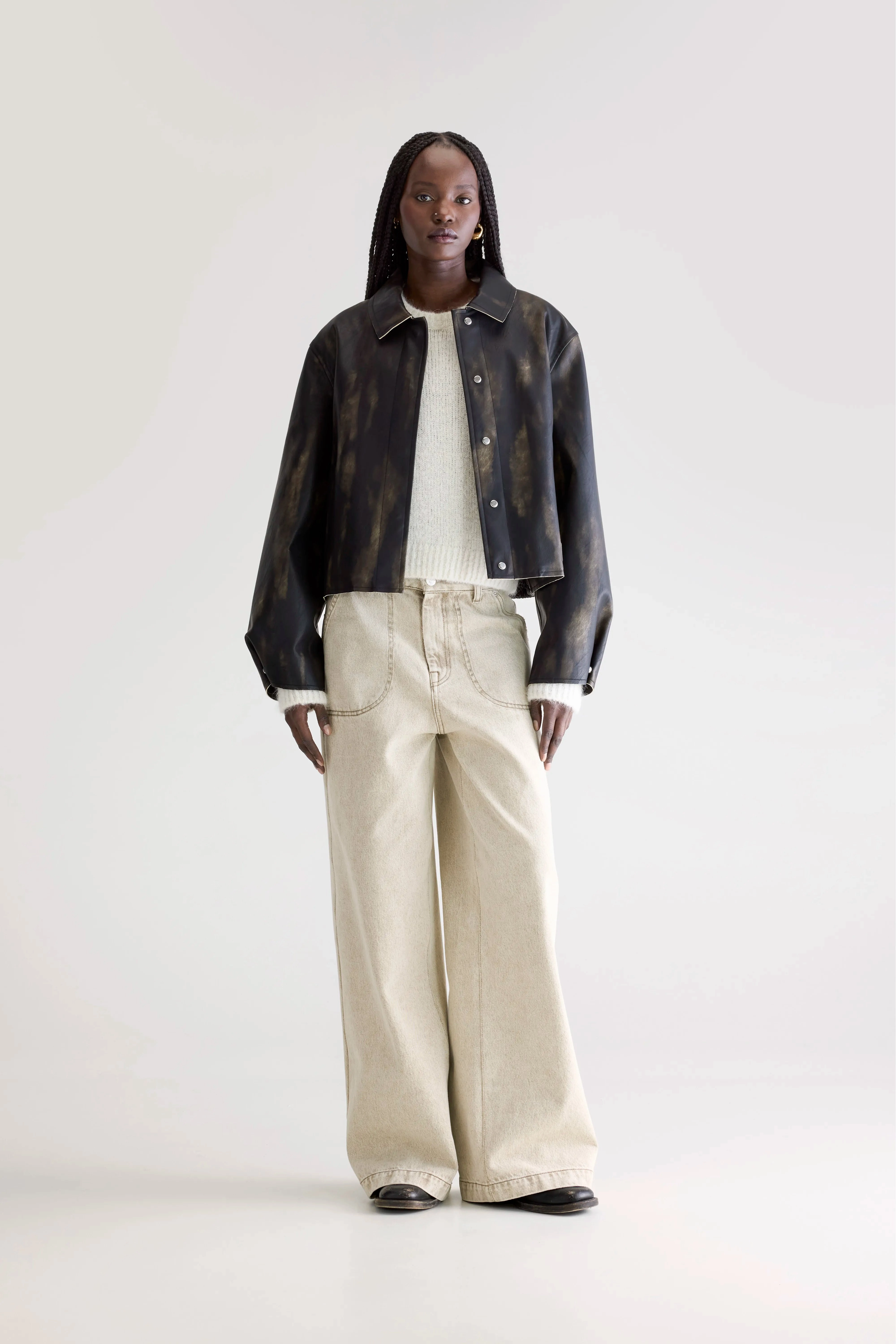 Outer Chill Piece Non Bulky Design Harred faux-leather jacket (252 / W / BLACK SAND)