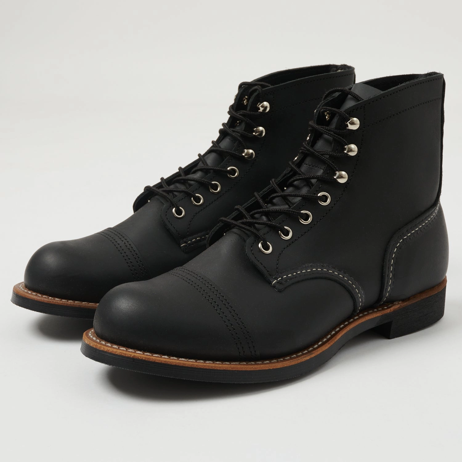 Trendy Footwear Red Wing 8084 6" Iron Ranger Boot - Black Harness