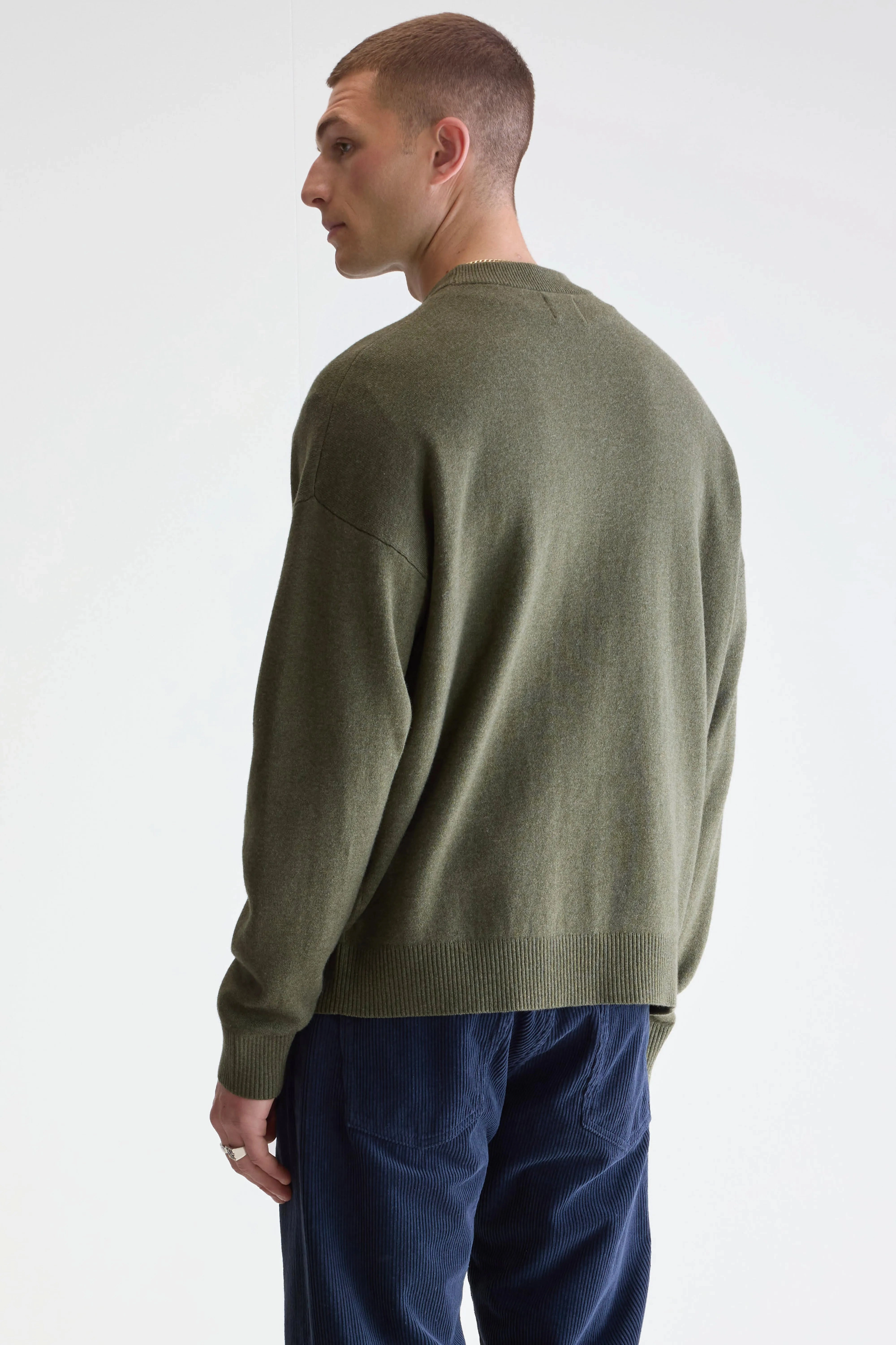 Geolem crewneck sweater (252 / M / JEEP) Classic Comfort Low Impact Manufacturing