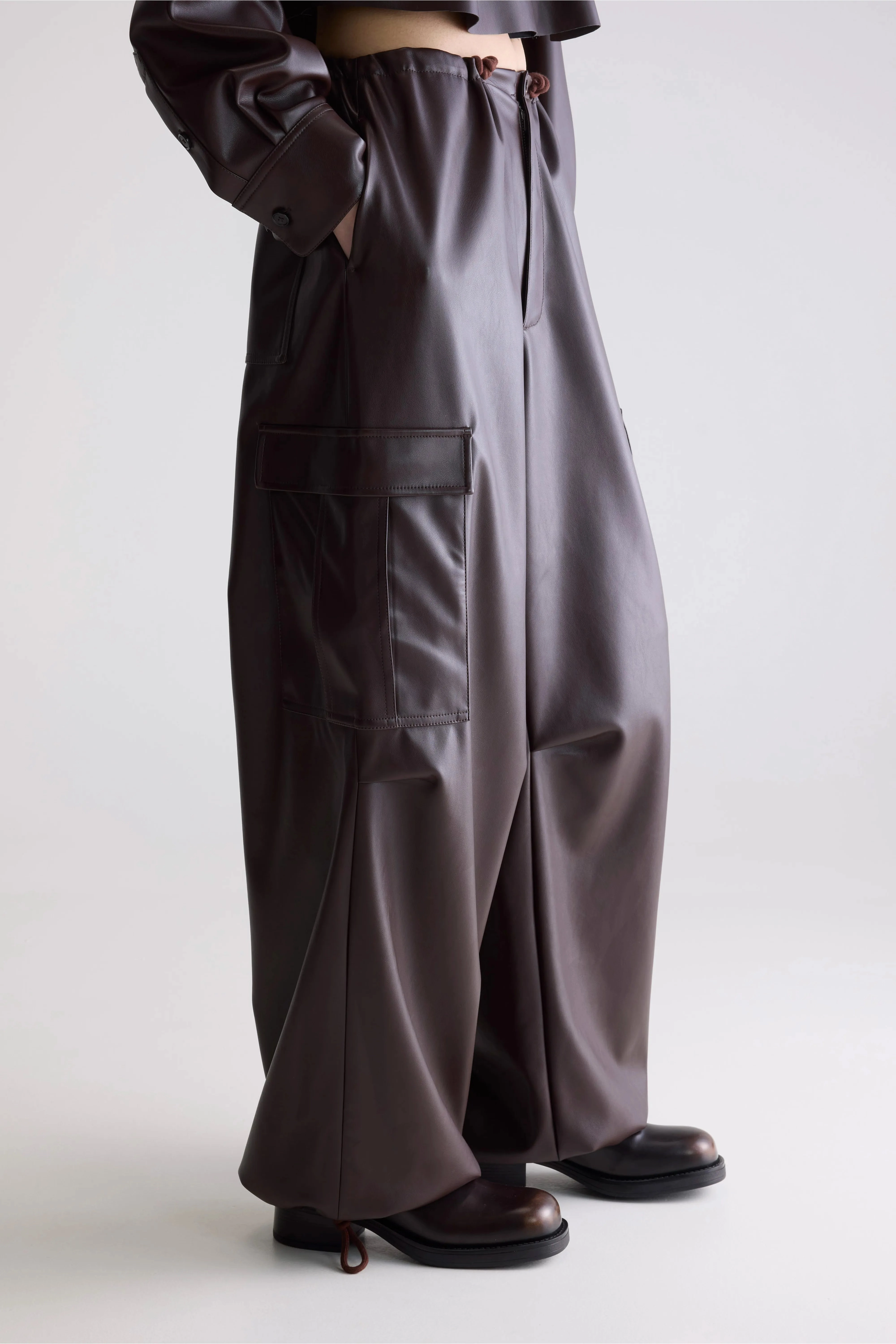 Jecko baggy trousers (252 / W / EBENE) Travel Wear