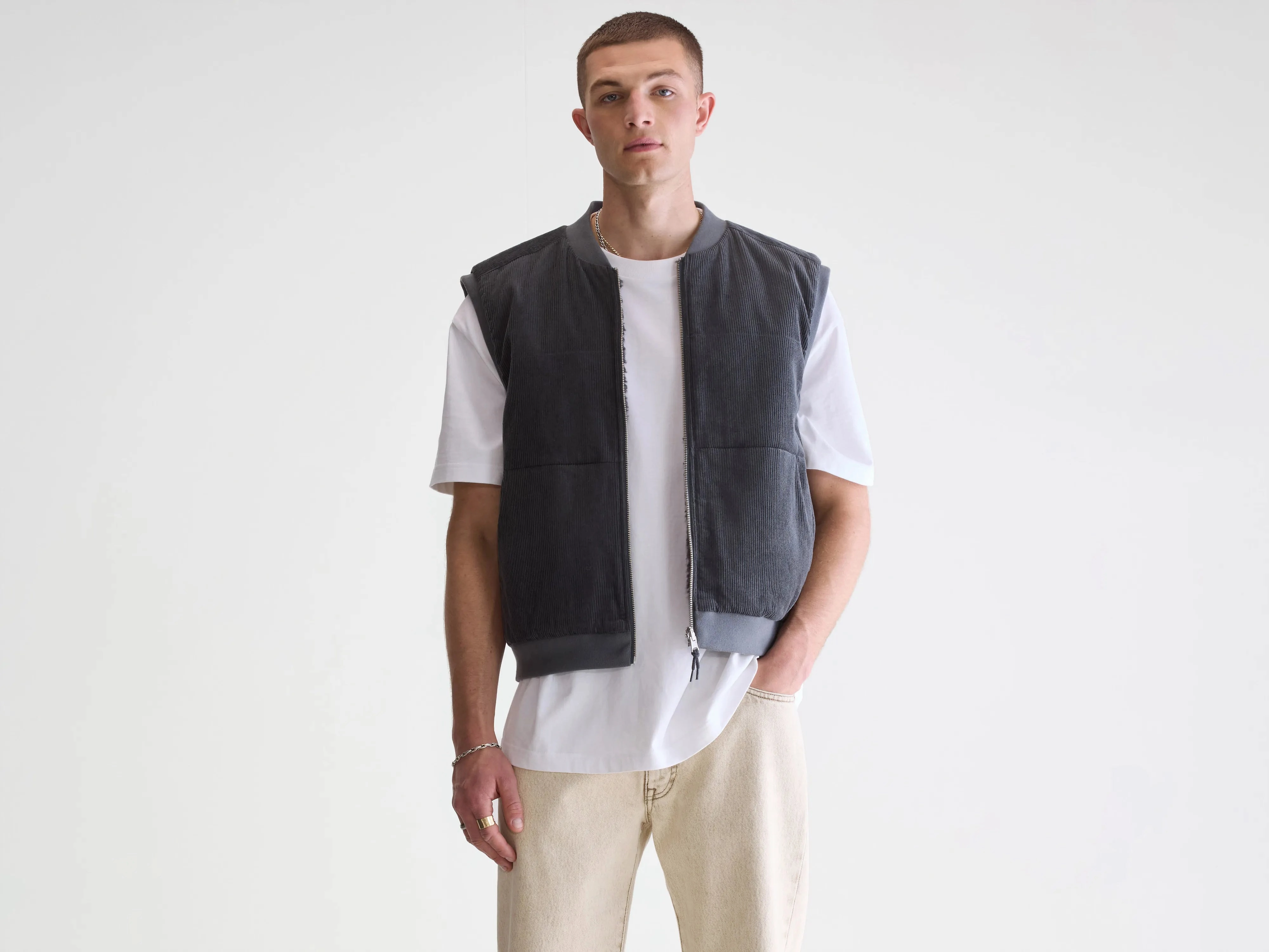 Jocko bodywarmer (252 / M / ELEPHANT) Airflow Ventilation Touchscreen Compatible Cuffs