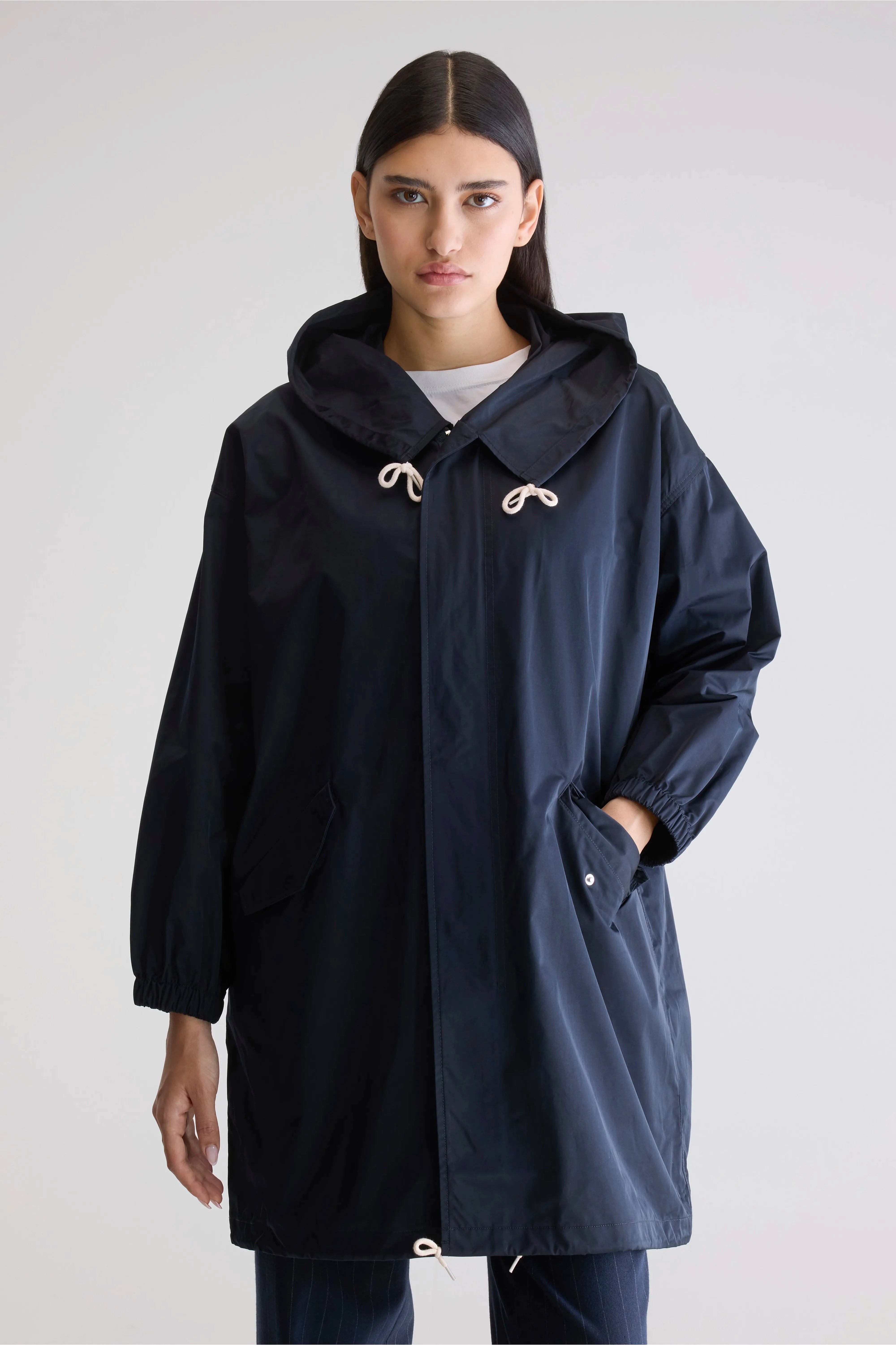 SnapFastenings Flatlock Seam Construction Laos hooded parka (242 / W / NAVY)