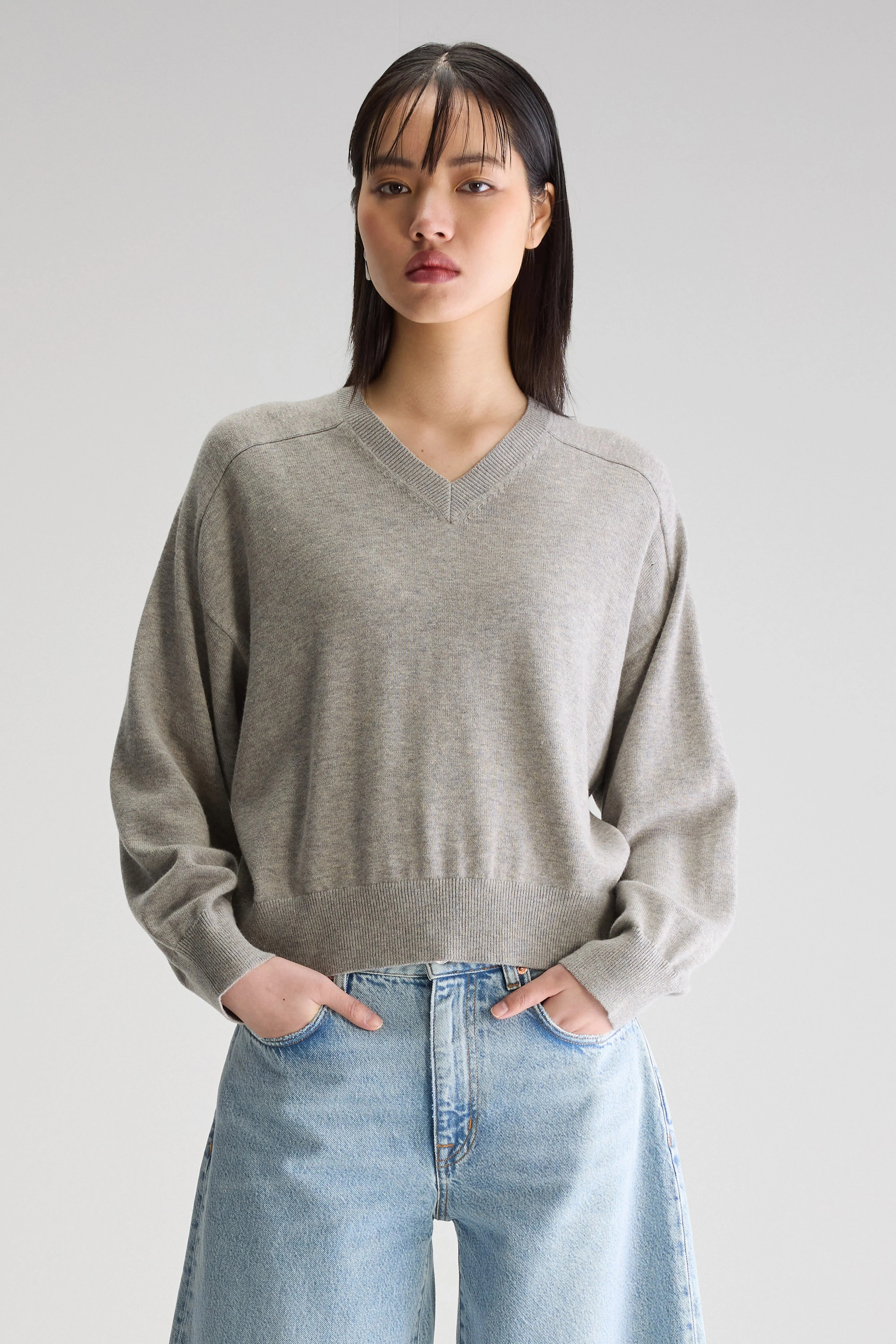 Neutral palette Gakor v-neck sweater (251 / W / H. GREY)
