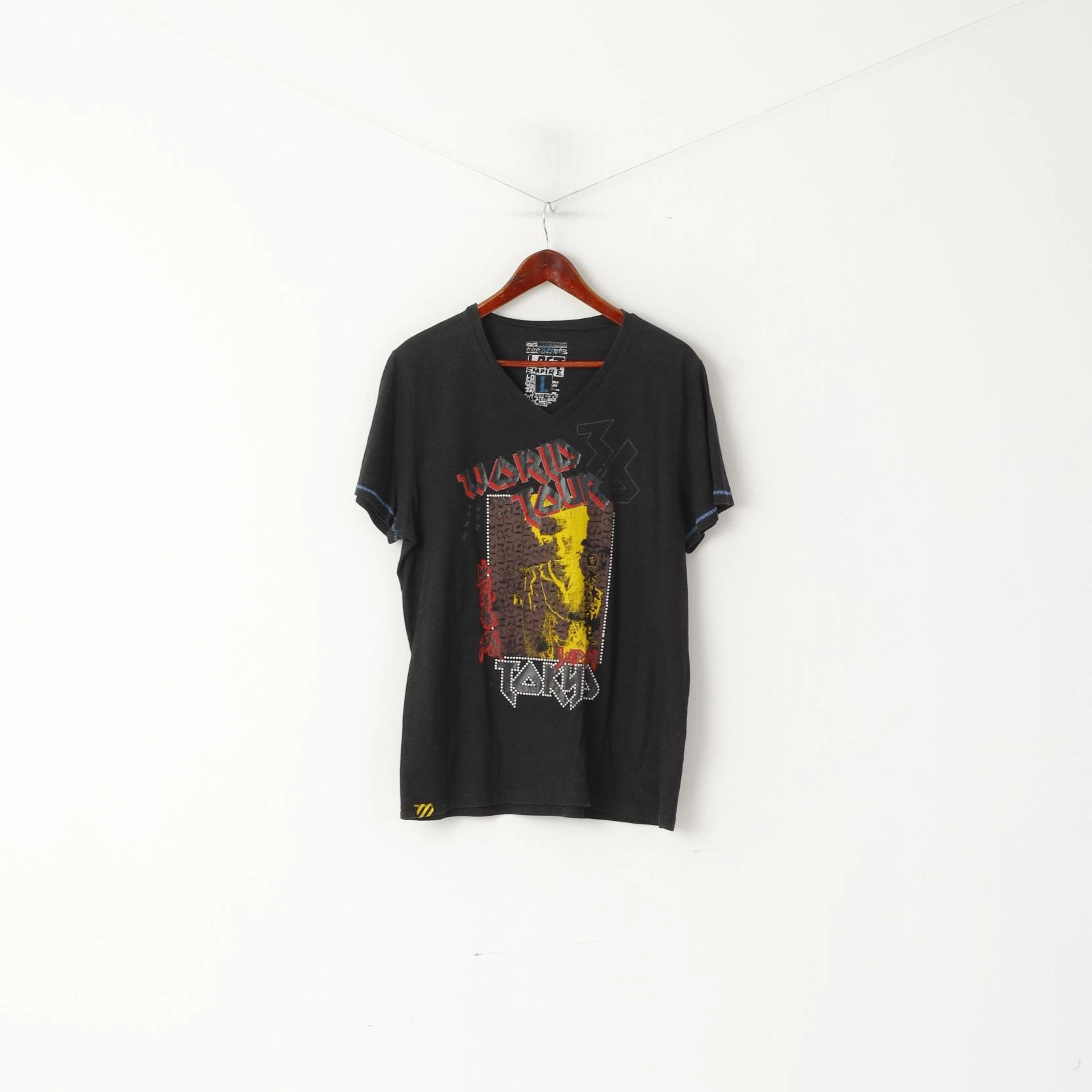 Sleek Performance Fit Stylish piece Lost Empire Men L Shirt Black Cotton V Neck Graphic Tokyo Slim De Luxe Top