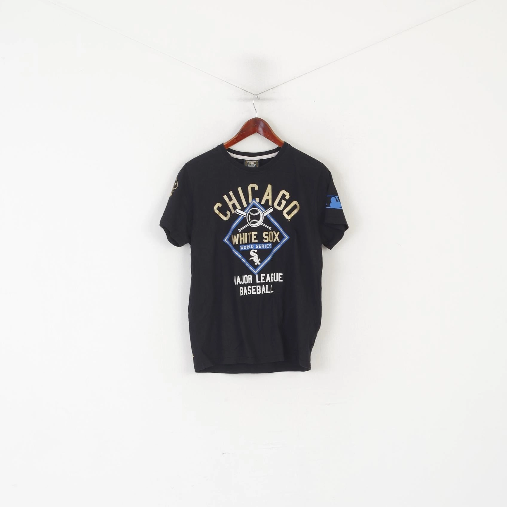 Everyday Comfort Style Street Smart Look Majestic Athletic Men M Shirt Black Cotton White Sox Major League Baseball Top