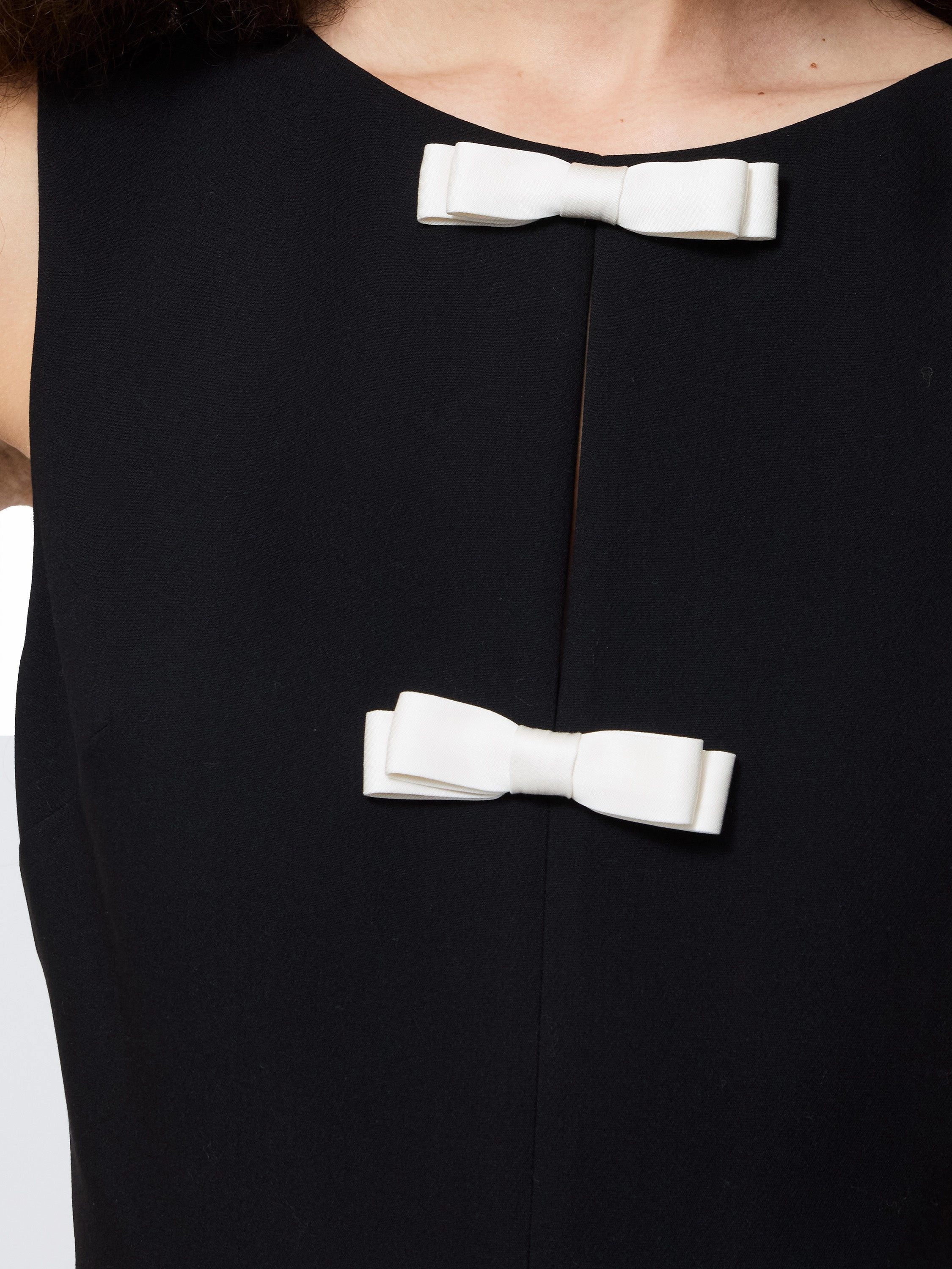 Gentle Shine Bare Glow Contrast Bow Sleeveless Mini Dress