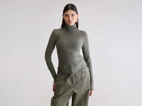 Vinay fitted t-shirt (252 / W / SAGE) Monochrome Look