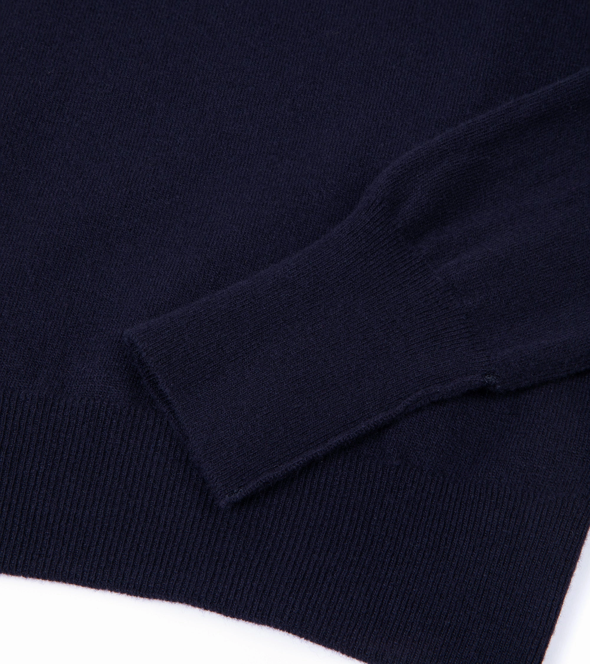Thermal Air Pocket Essential Layer Trunk Walden Geelong V Neck Sweater: Navy