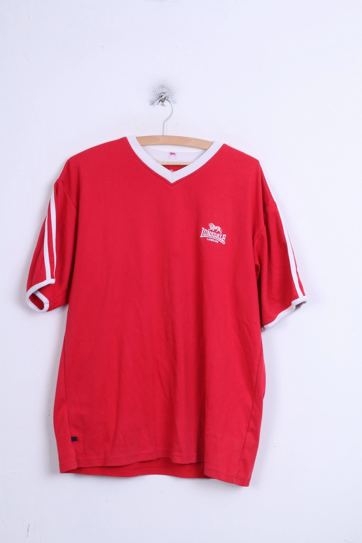 Fit For Comfort All-day style Lonsdale London Mens L Shirt Red V Neck Sport Training