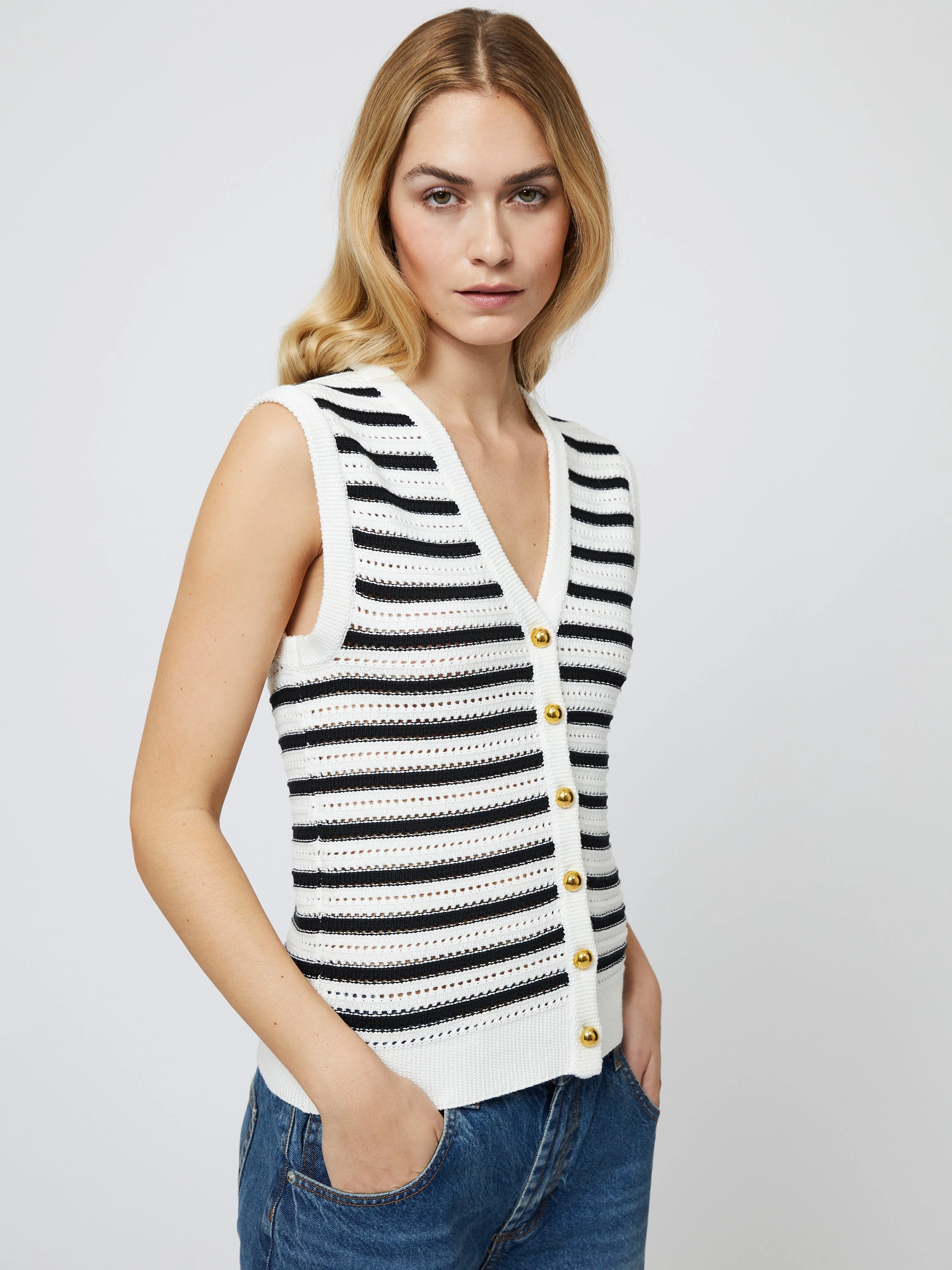 Relaxed Armhole Fit Minimal Warmth Lumi Mozart Knit Waistcoat