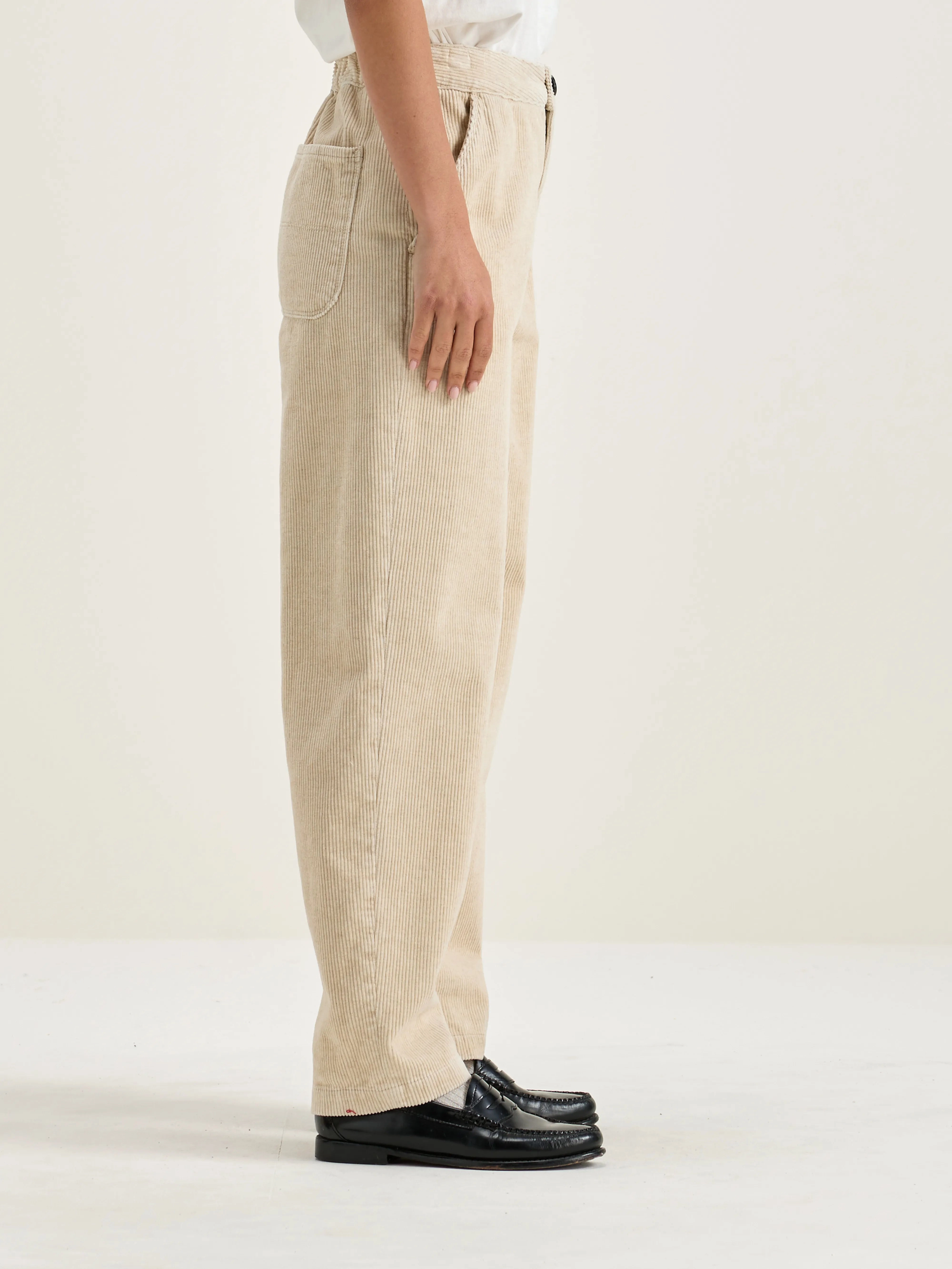 Pasop Pants (251 / W / CALCAIRE) Sustainable Material Blend