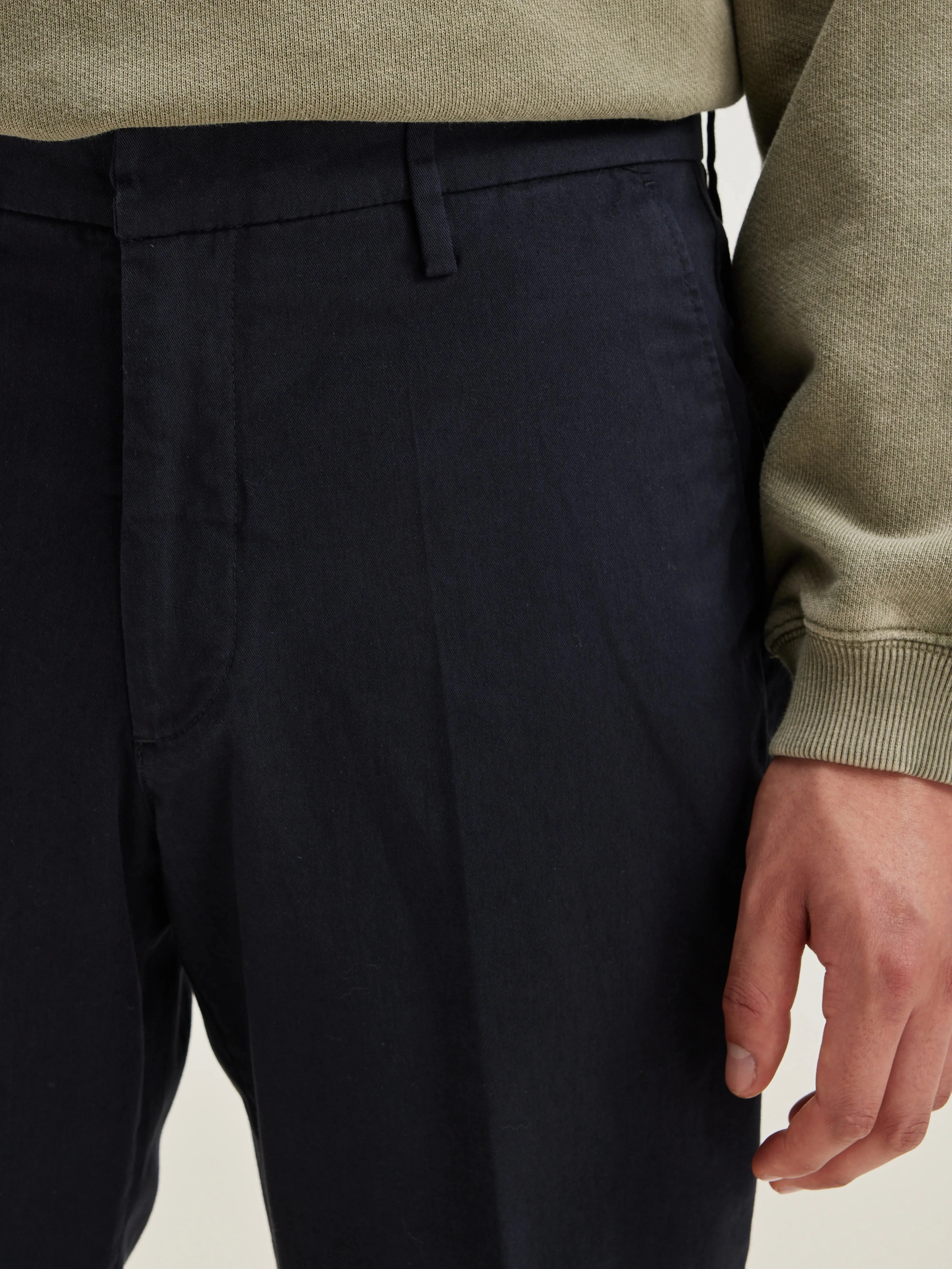 Non-Binding Fit Stanley tapered trousers (242 / M / NAVY)