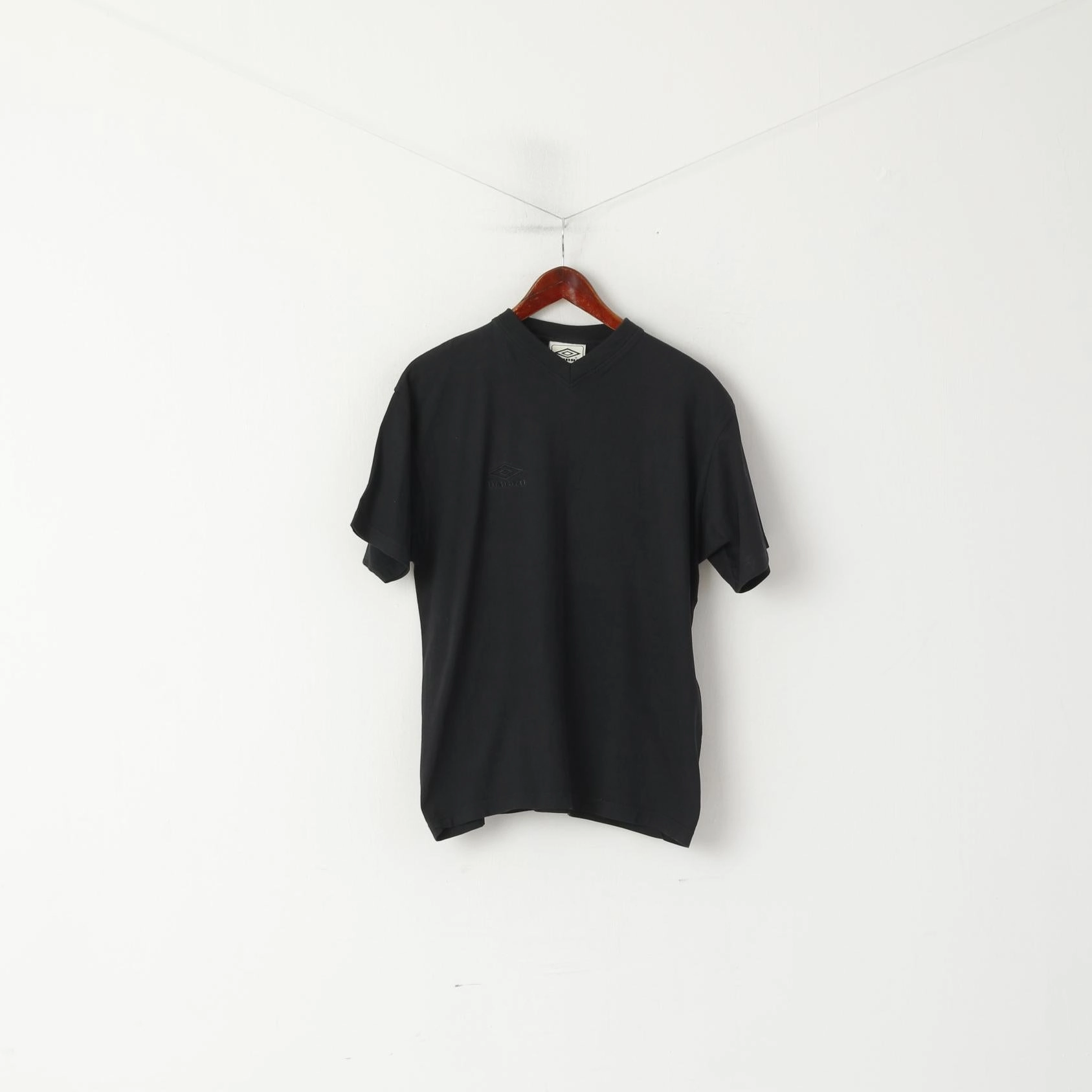 Umbro Men S Shirt Black Cotton V Neck Emroidered Logo Classic Vintage Top Adjustable Hem Chafe Free Armhole