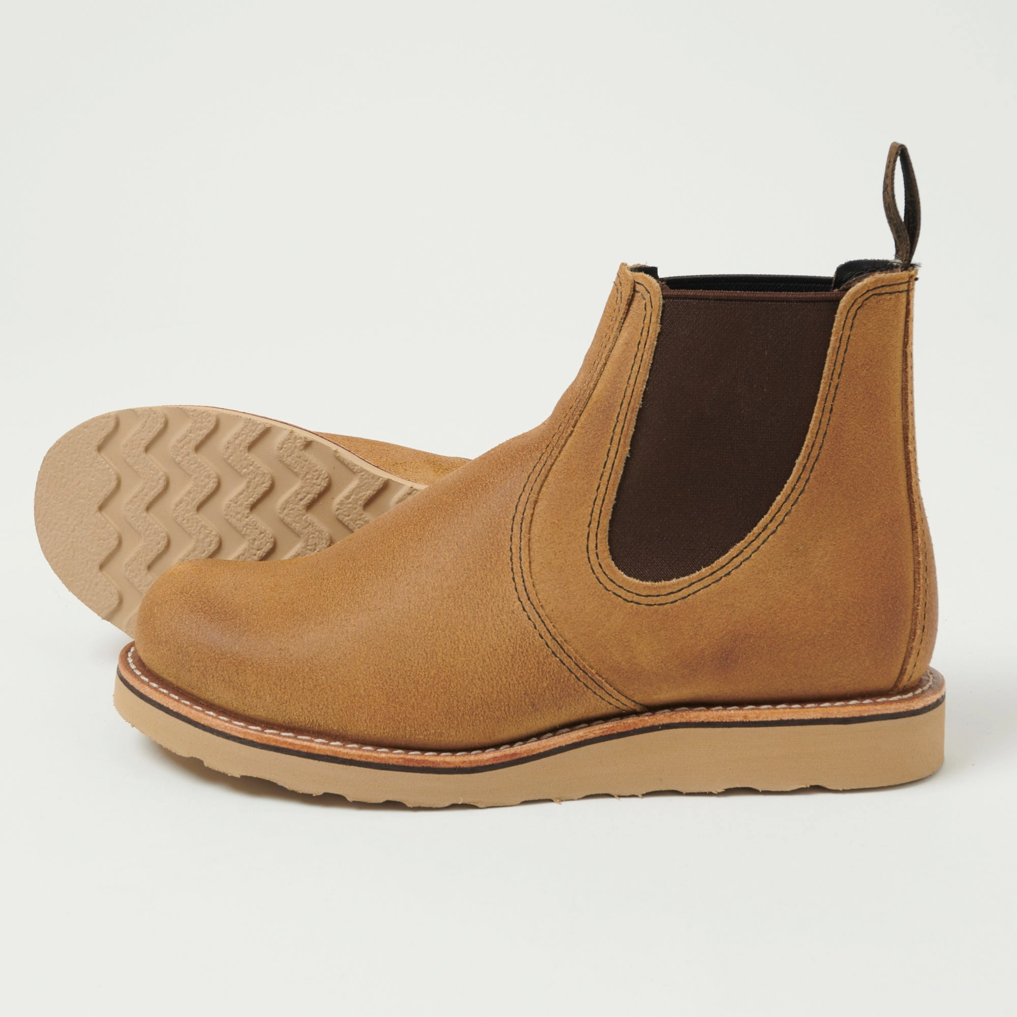 Layer mood Soft Step Red Wing 3192 Chelsea Boot - Hawthorne Muleskinner