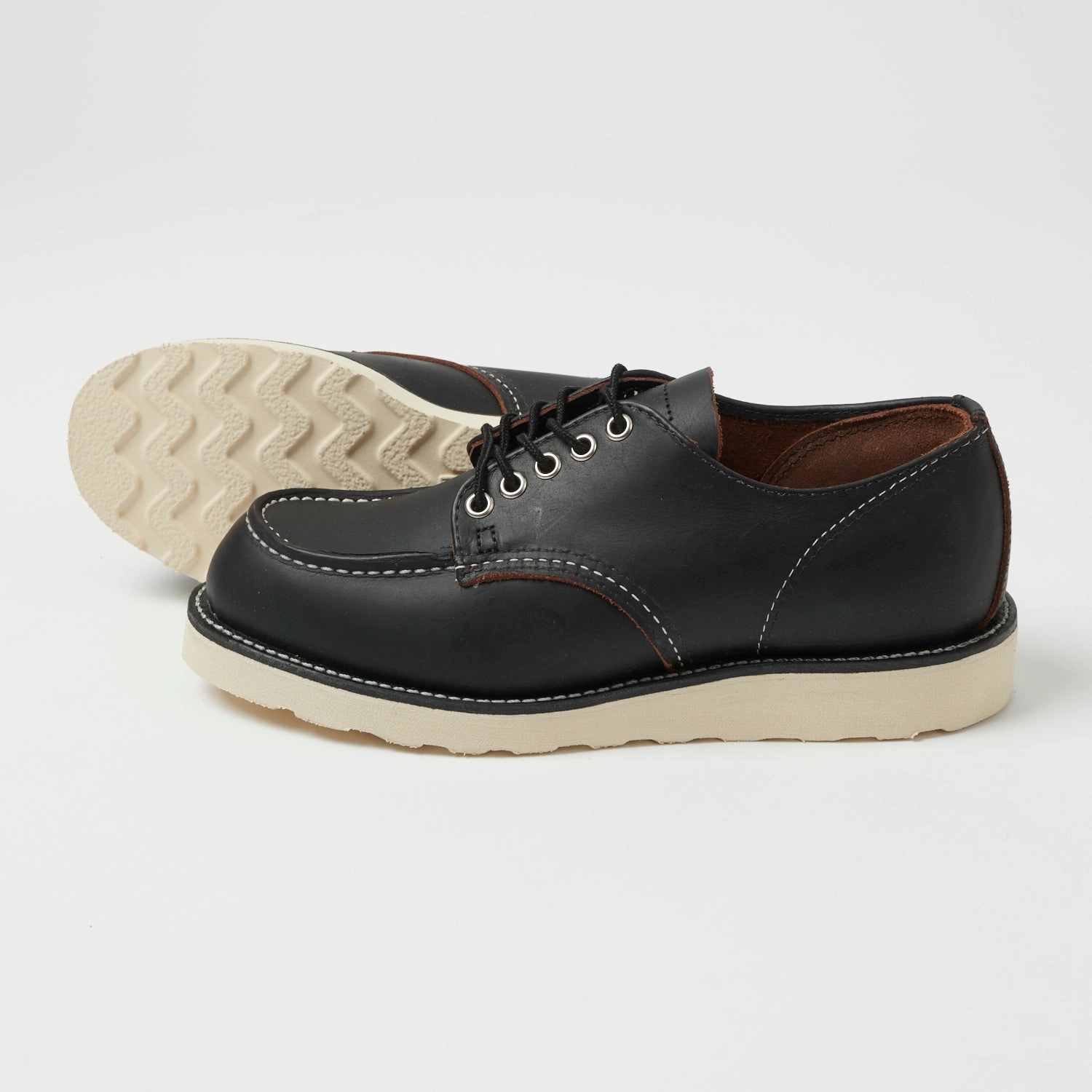Matte Finish Conference Day Polished Look Business Travel Red Wing 8090 Shop Moc Oxford Shoe - Black Prairie