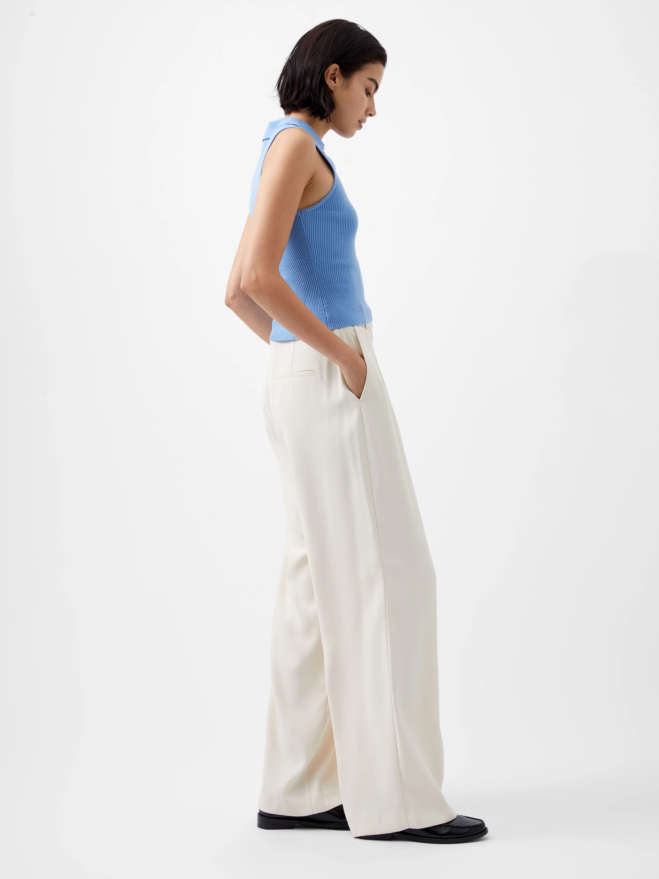 Cosysoft V Neck Sleeveless Sweater Compression Fit