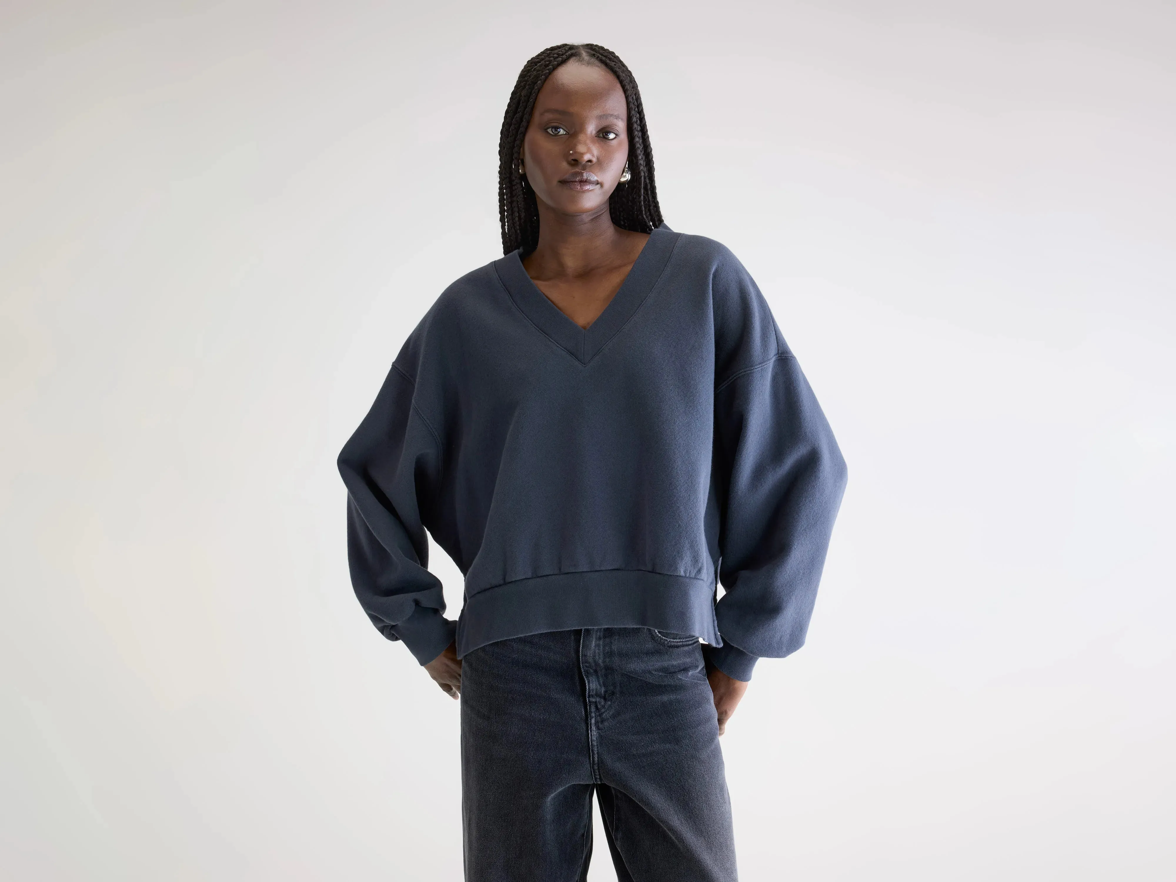 Varola v-neck sweatshirt (262 / W / NAVY) Sporty Fit Affordable