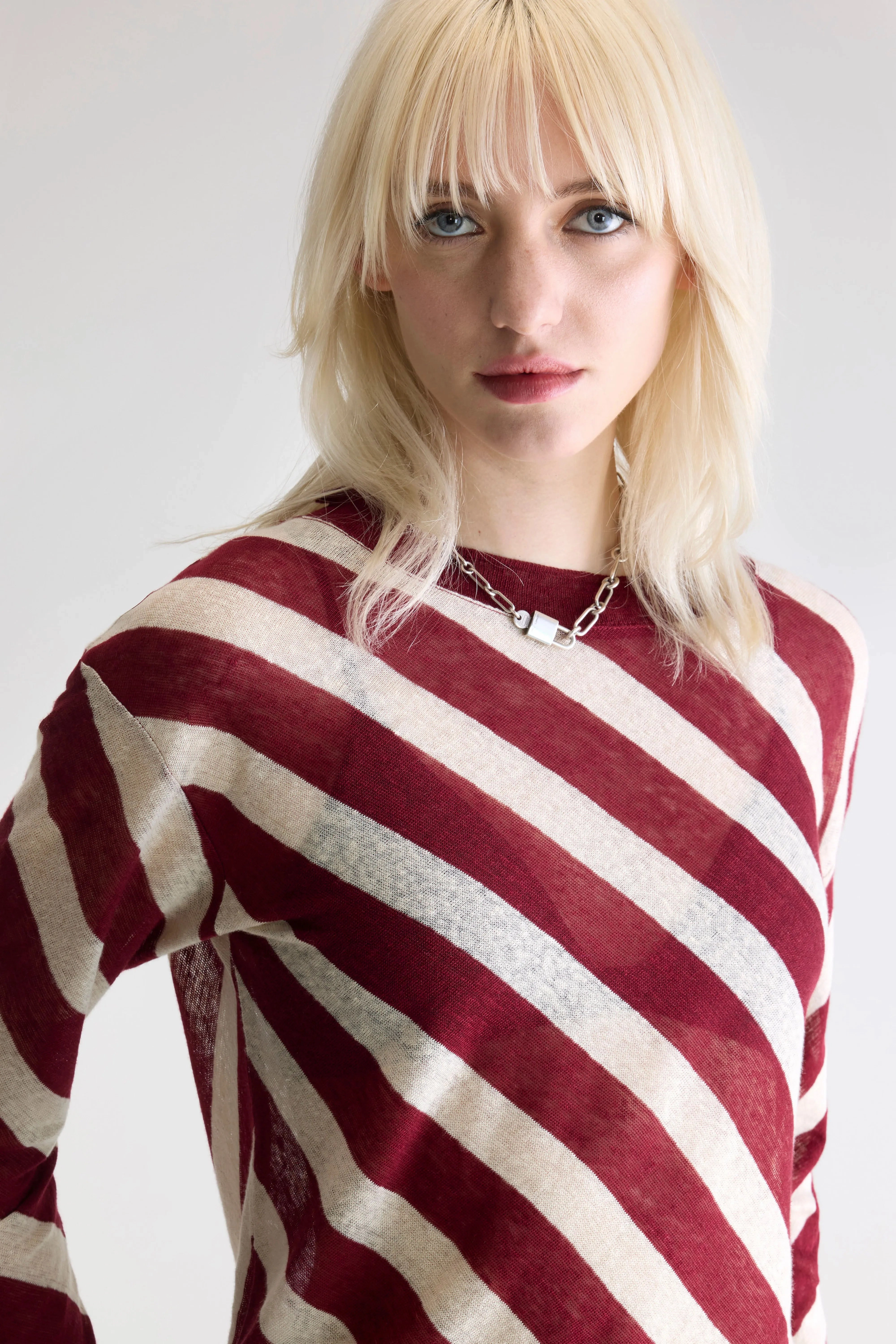 Senia relaxed t-shirt (252 / W / STRIPE A) appropriate for winter All Season Wear