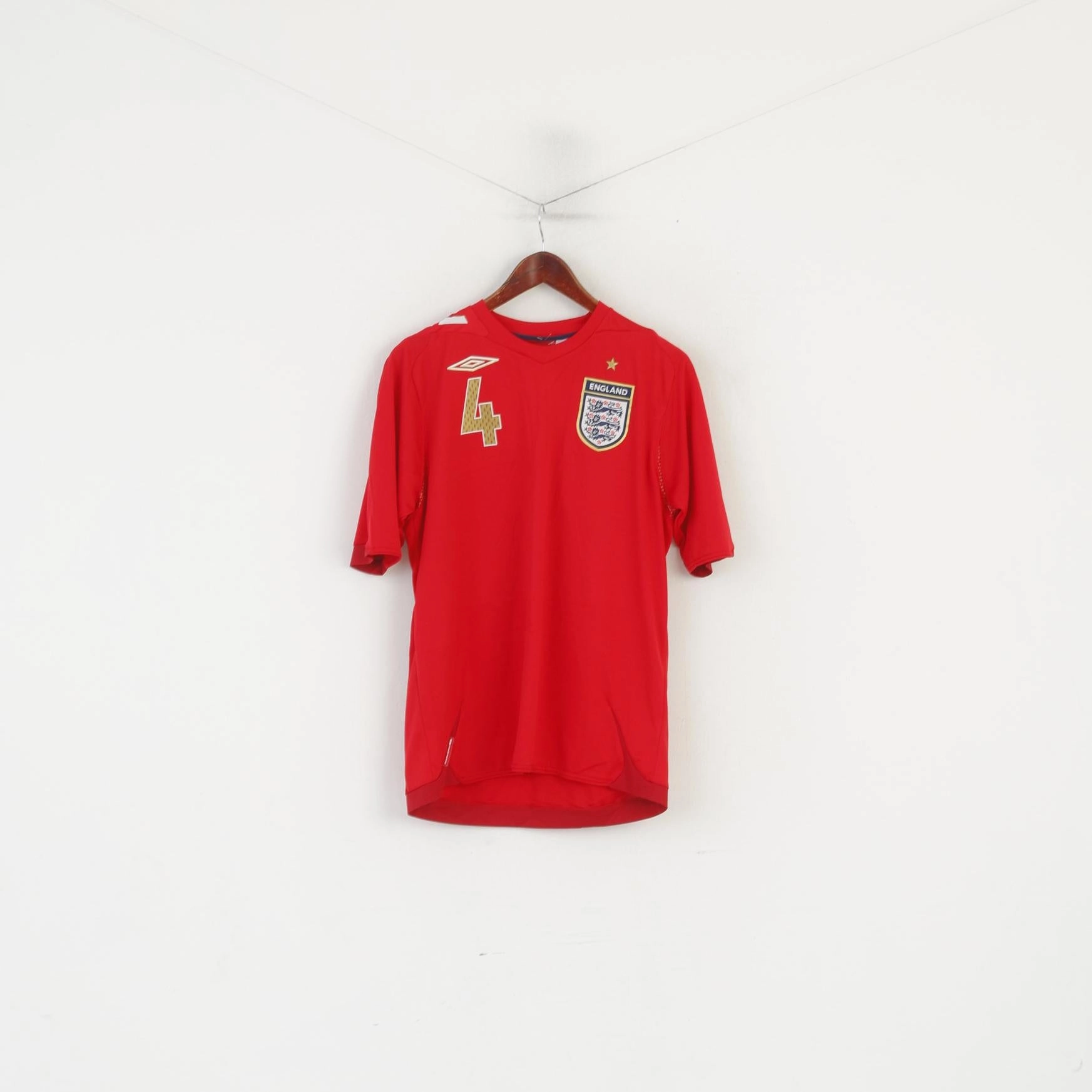 Perfect Design Umbro Men M Shirt Red England National Football Team JD #4 Kick Off 2006 Jersey Top